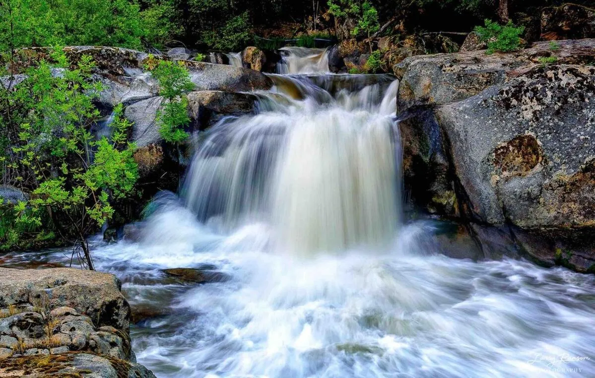 Waterfall Lodge near Yosemite Endless Pool, Hot Tub, Playground