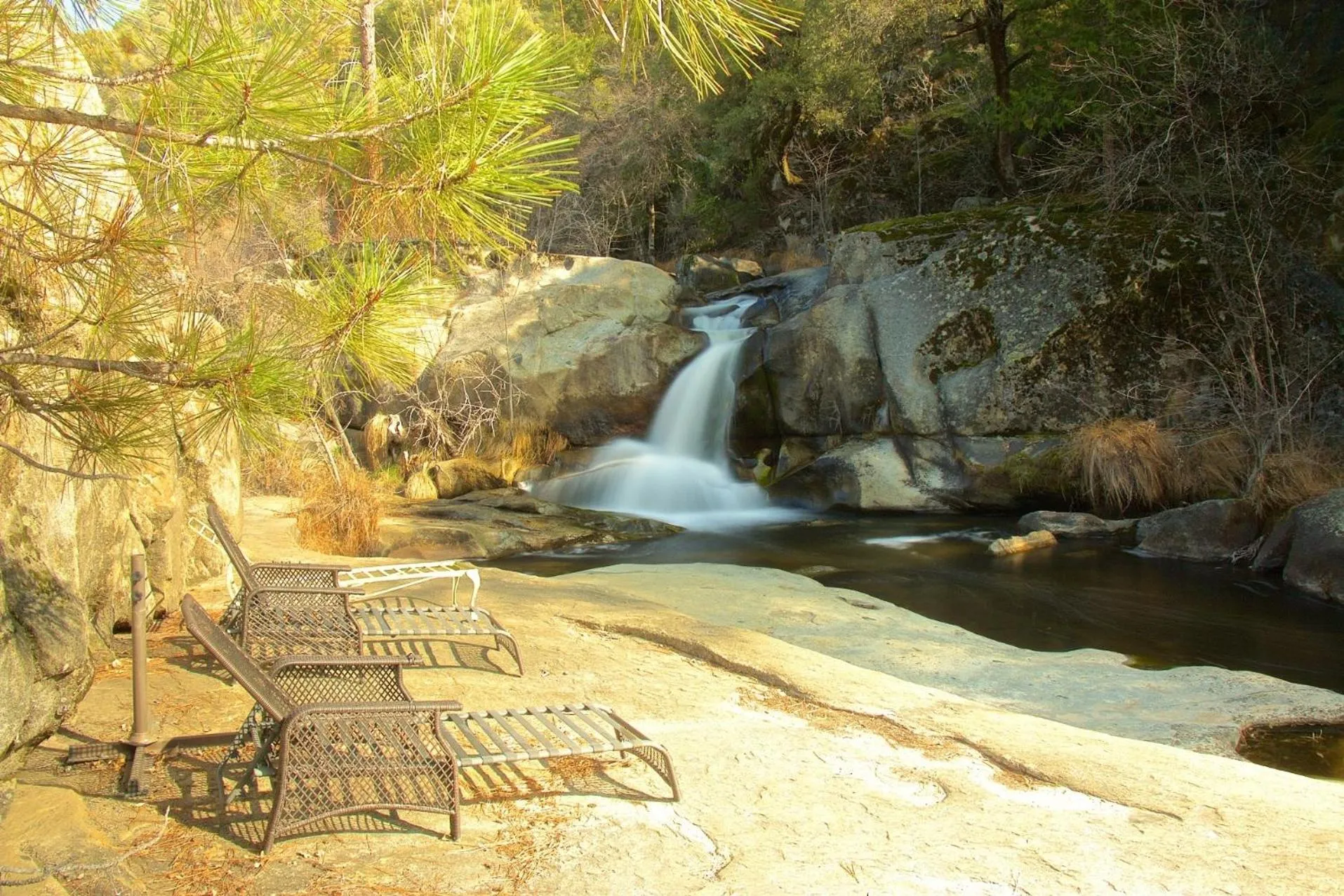Area and facilities in Riverfront Property with Waterfalls near Yosemite and Bass Lake