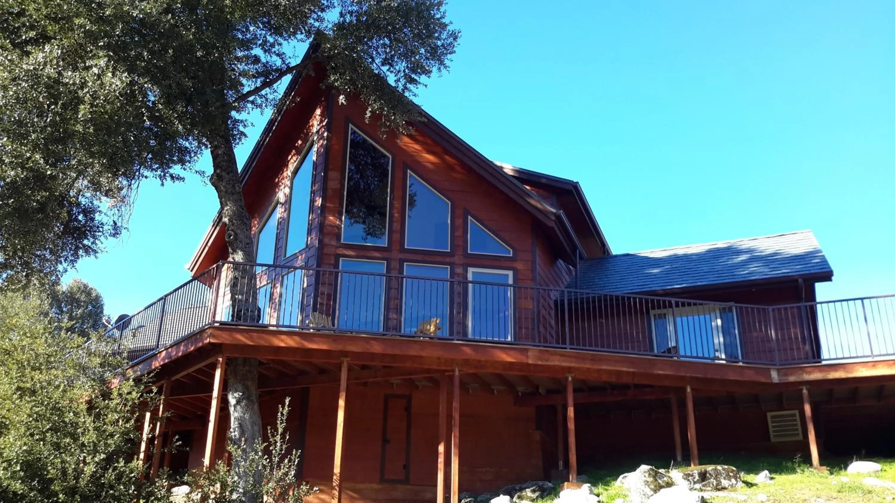 Facade/entrance in Riverfront Property with Waterfalls near Yosemite and Bass Lake