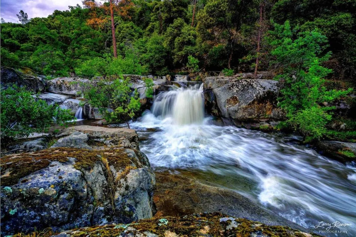 Waterfall Lodge near Yosemite Endless Pool, Hot Tub, Playground