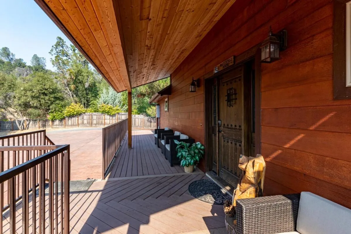 Waterfall Lodge near Yosemite Endless Pool, Hot Tub, Playground