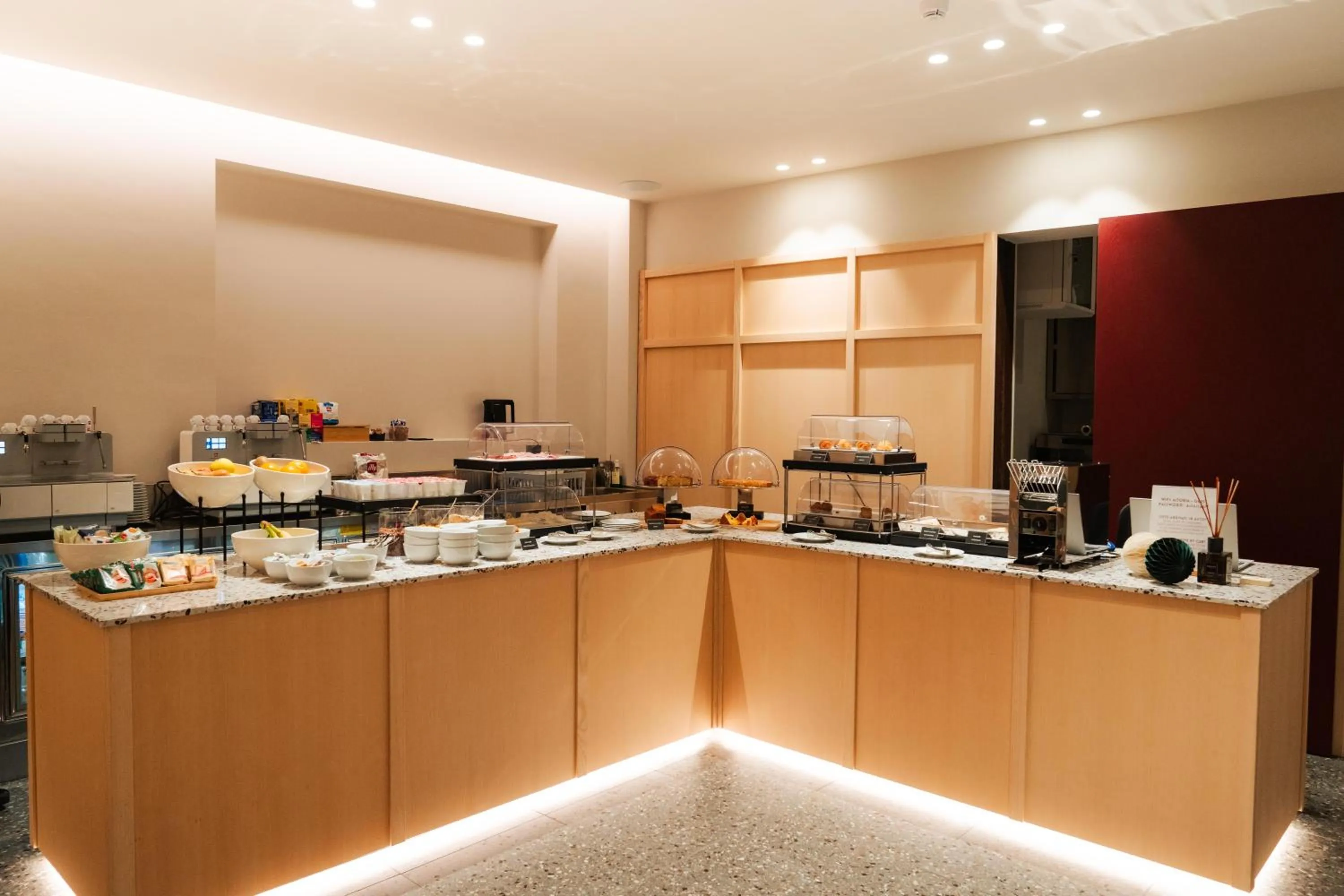 Continental breakfast in Hotel Astoria