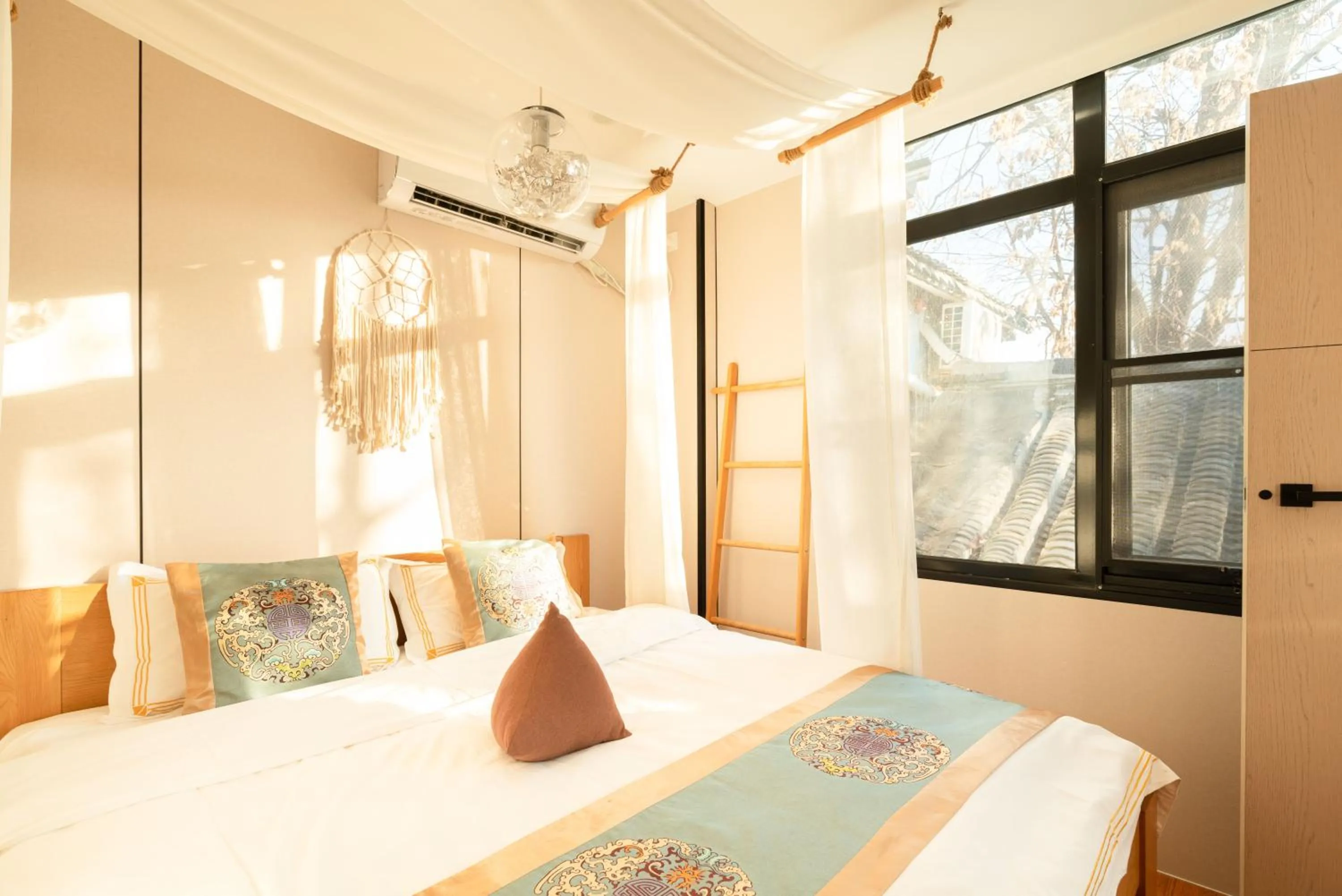 Bed in Beijing Rong Courtyard Boutique Hotel