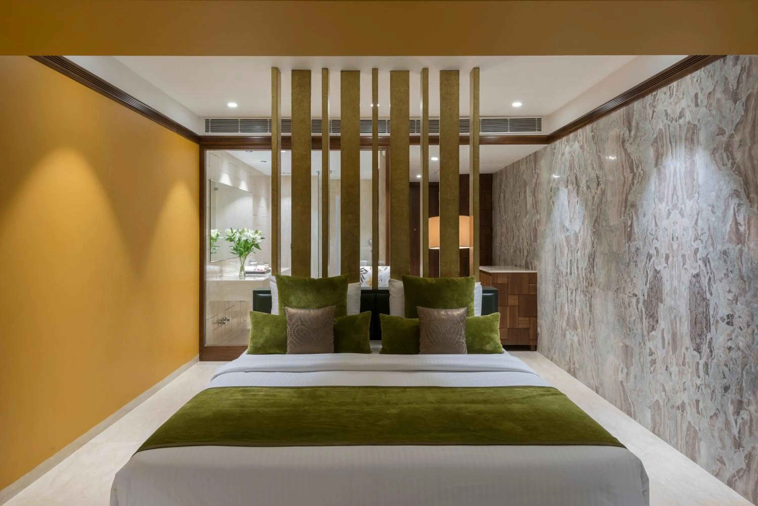 Bathroom, Bed in Hotel Lakend