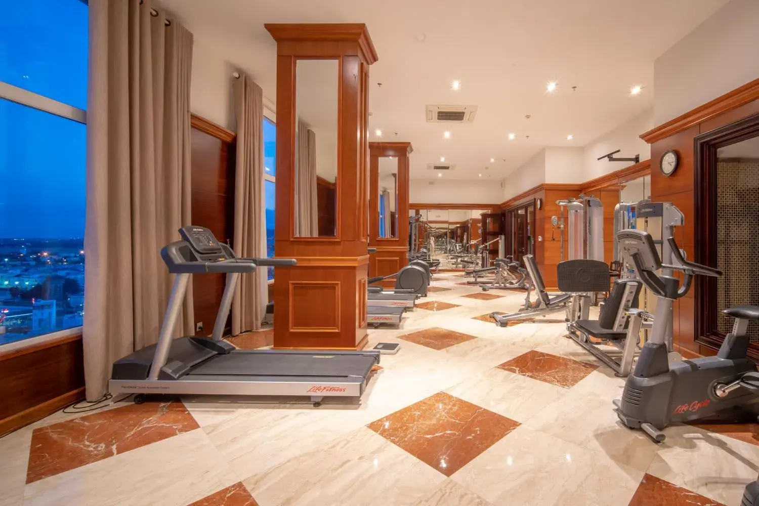 Fitness centre/facilities in Samdi Da Nang Central Hotel Fitness centre/facilities in Samdi Da Nang Central Hotel