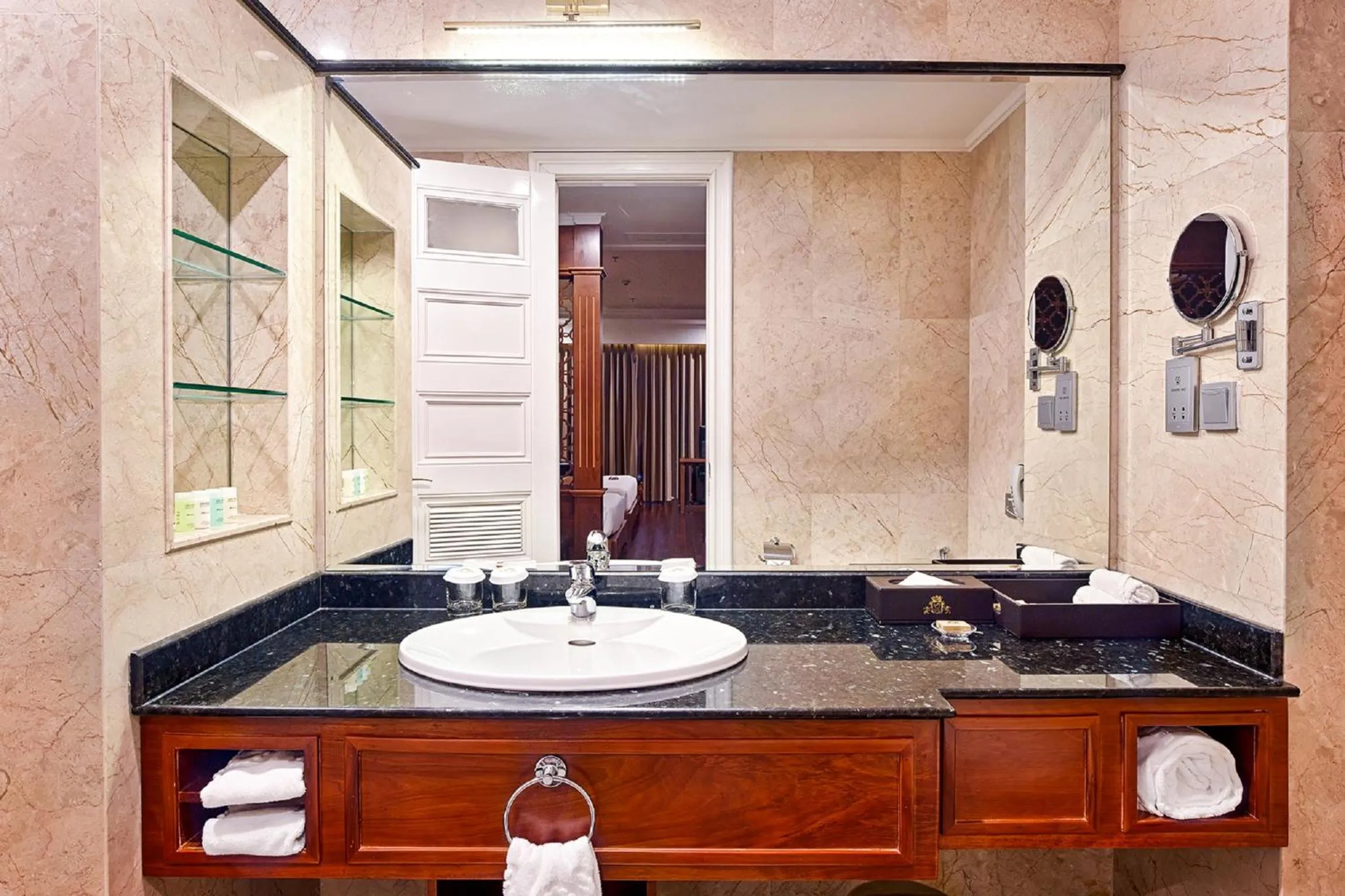 Bathroom in Samdi Da Nang Central Hotel