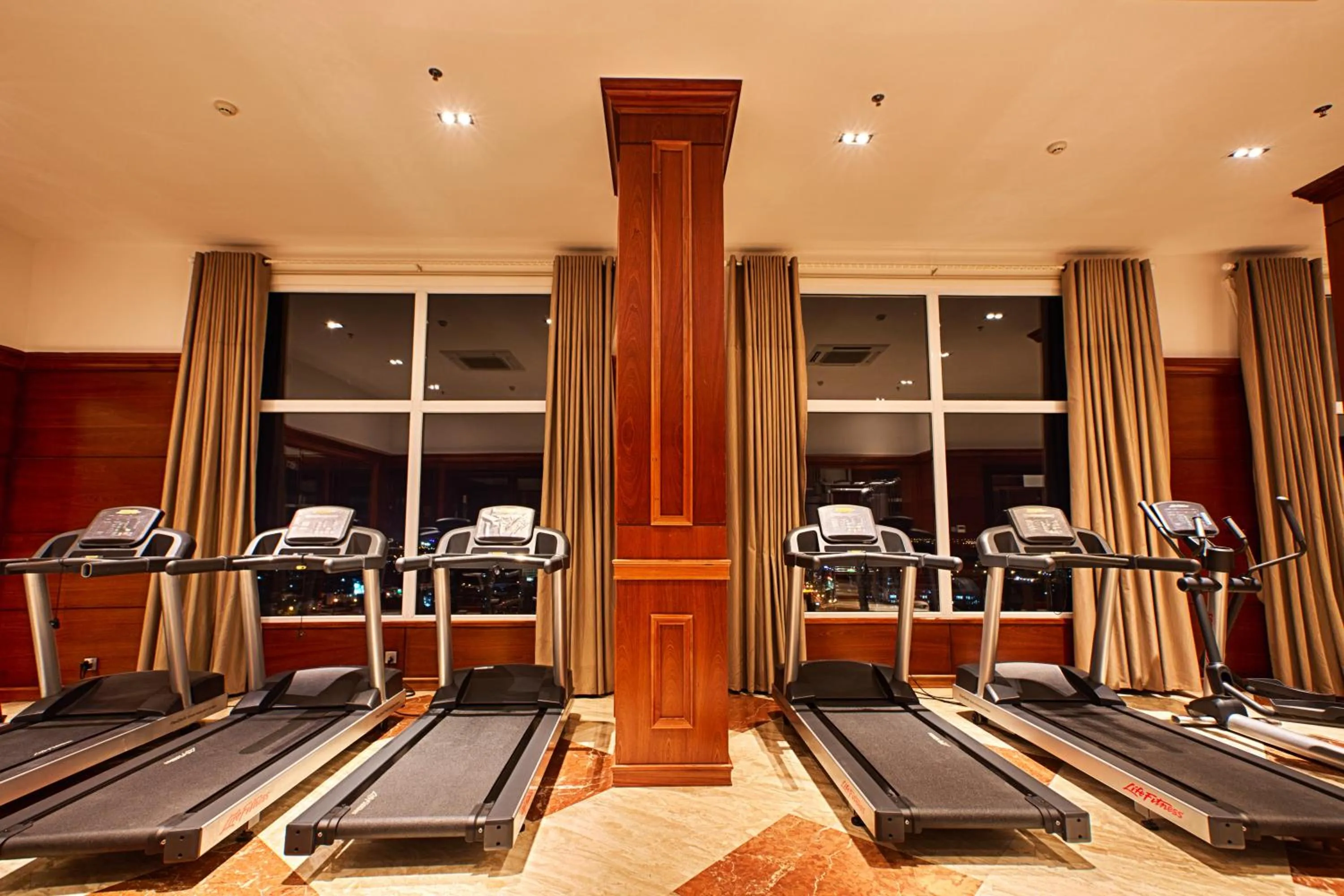 Fitness centre/facilities in Samdi Da Nang Central Hotel