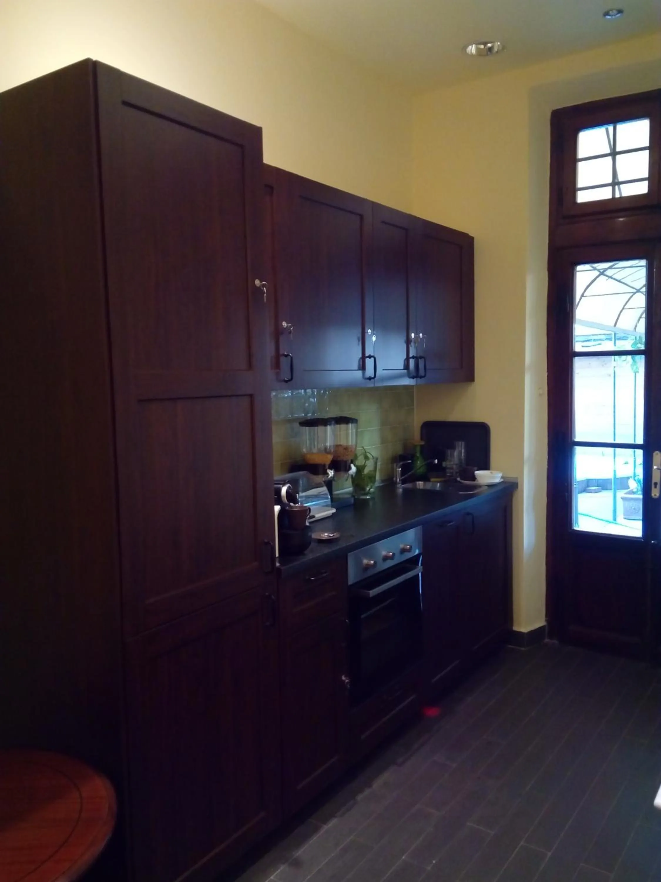 Communal kitchen in Relais Lavagnini Florence