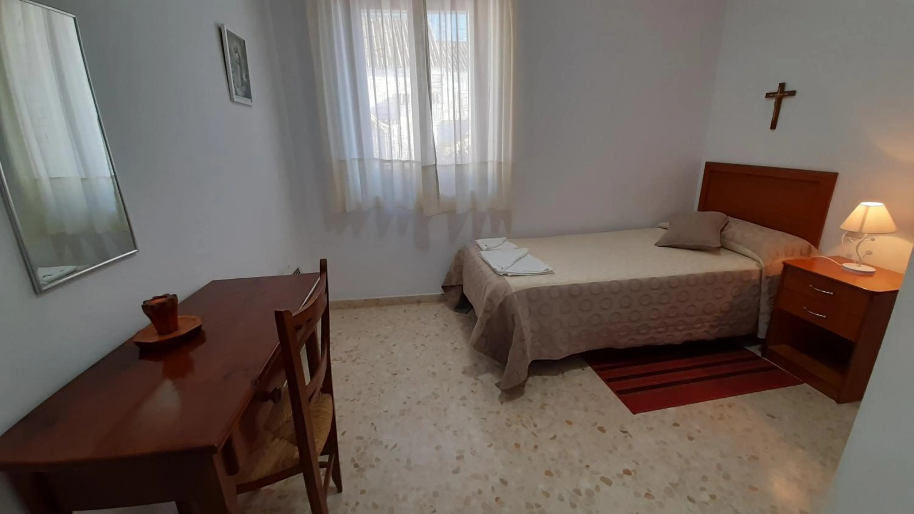 Bed in Convento Madre de Dios de Carmona