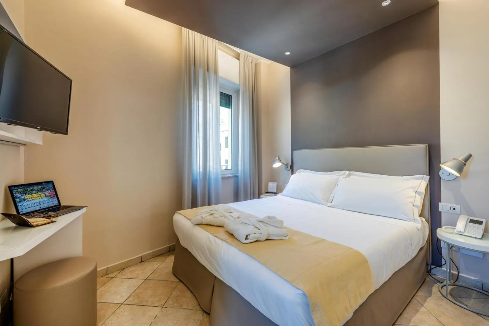 Bedroom, Bed in Hotel Albatros Varigotti