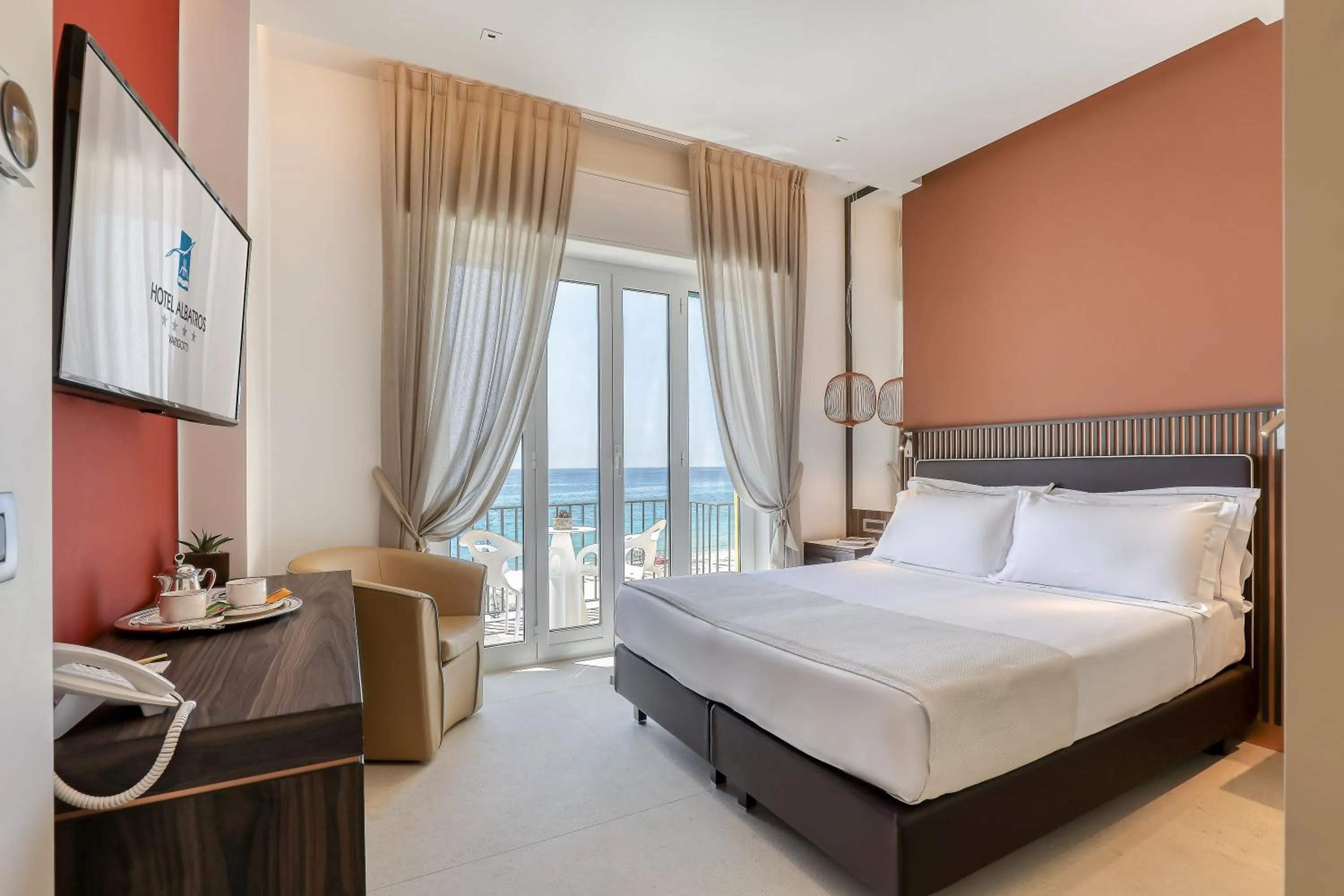 Bedroom, Bed in Hotel Albatros Varigotti