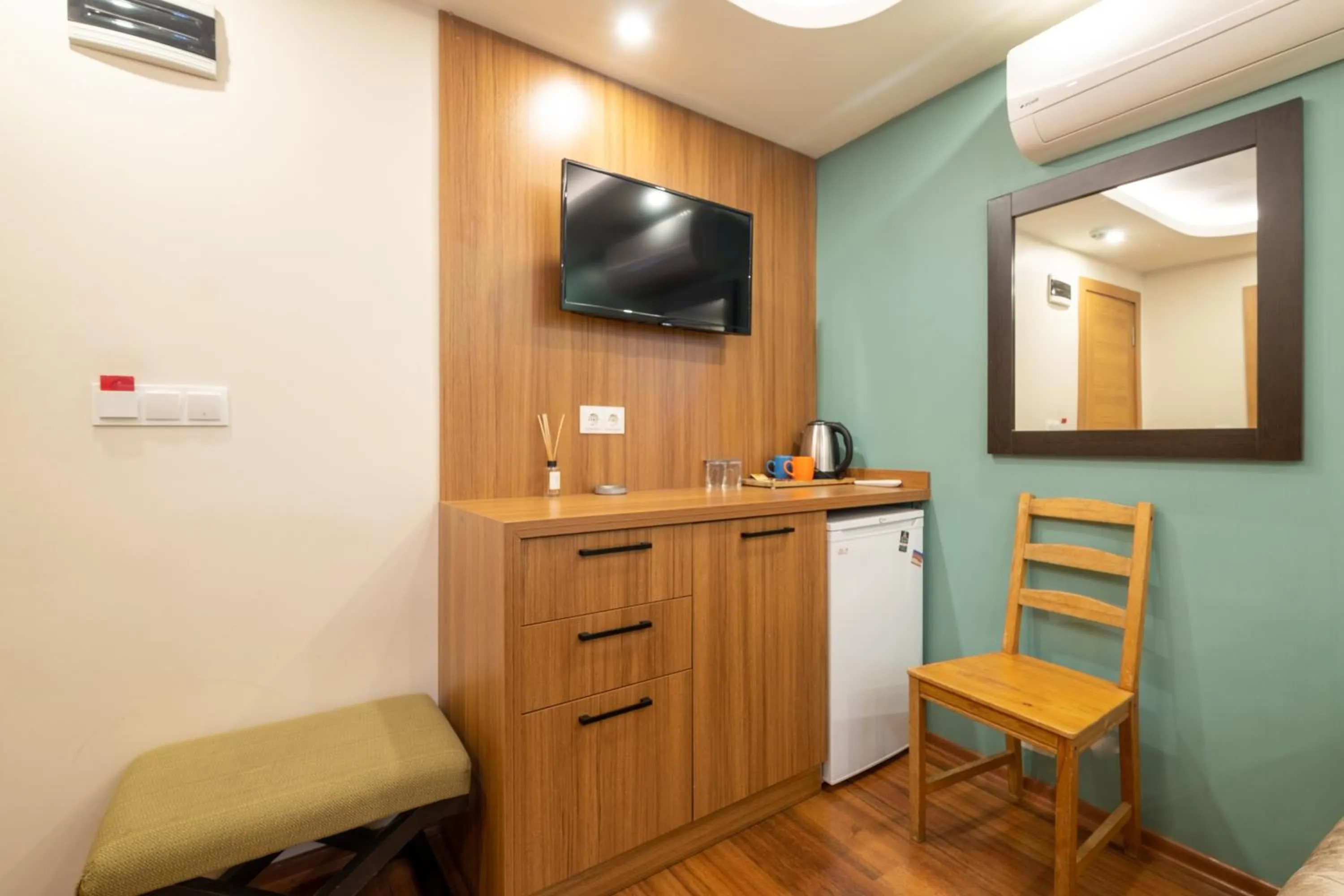TV and multimedia in İstanbulites Hotel
