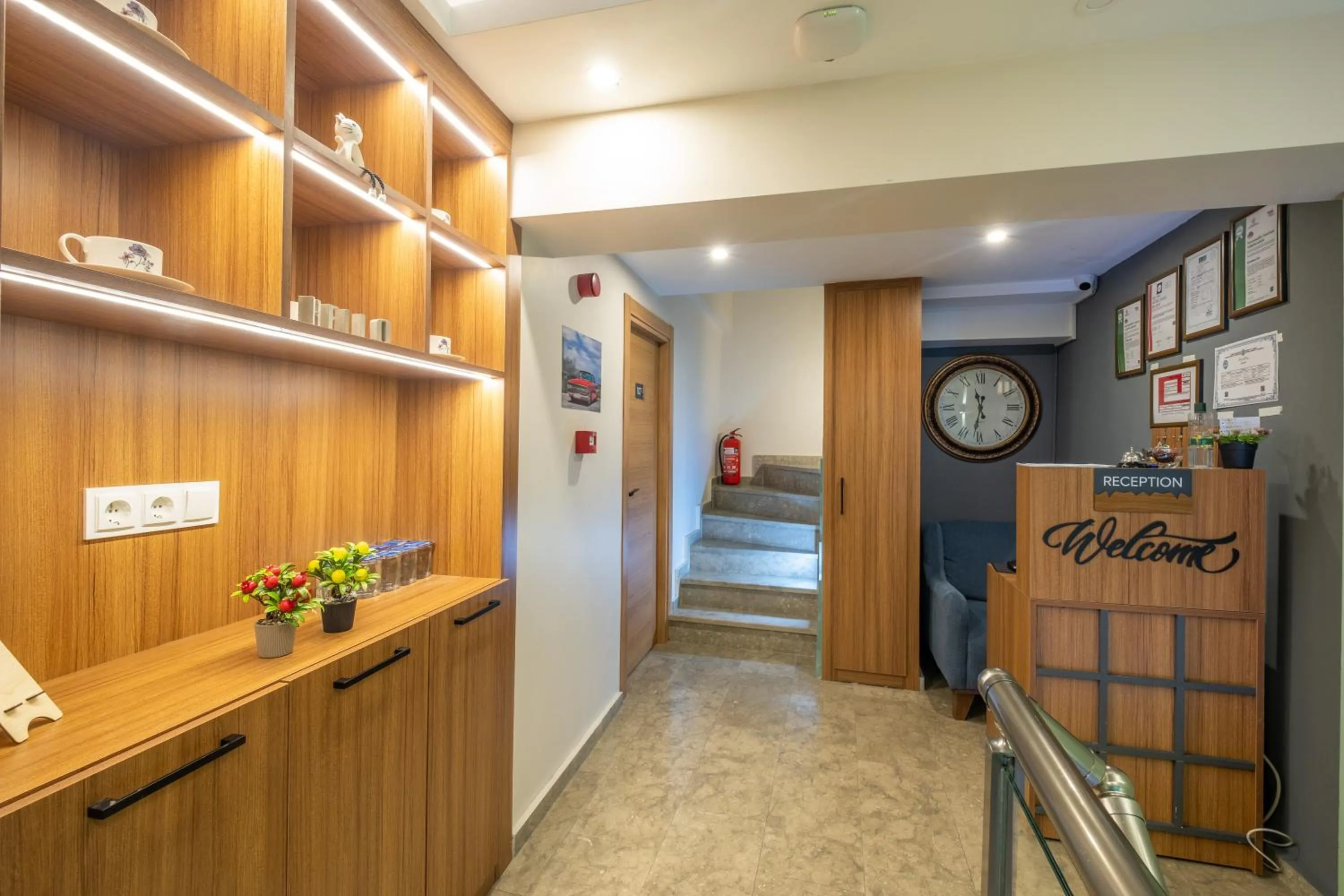 Lobby or reception in İstanbulites Hotel