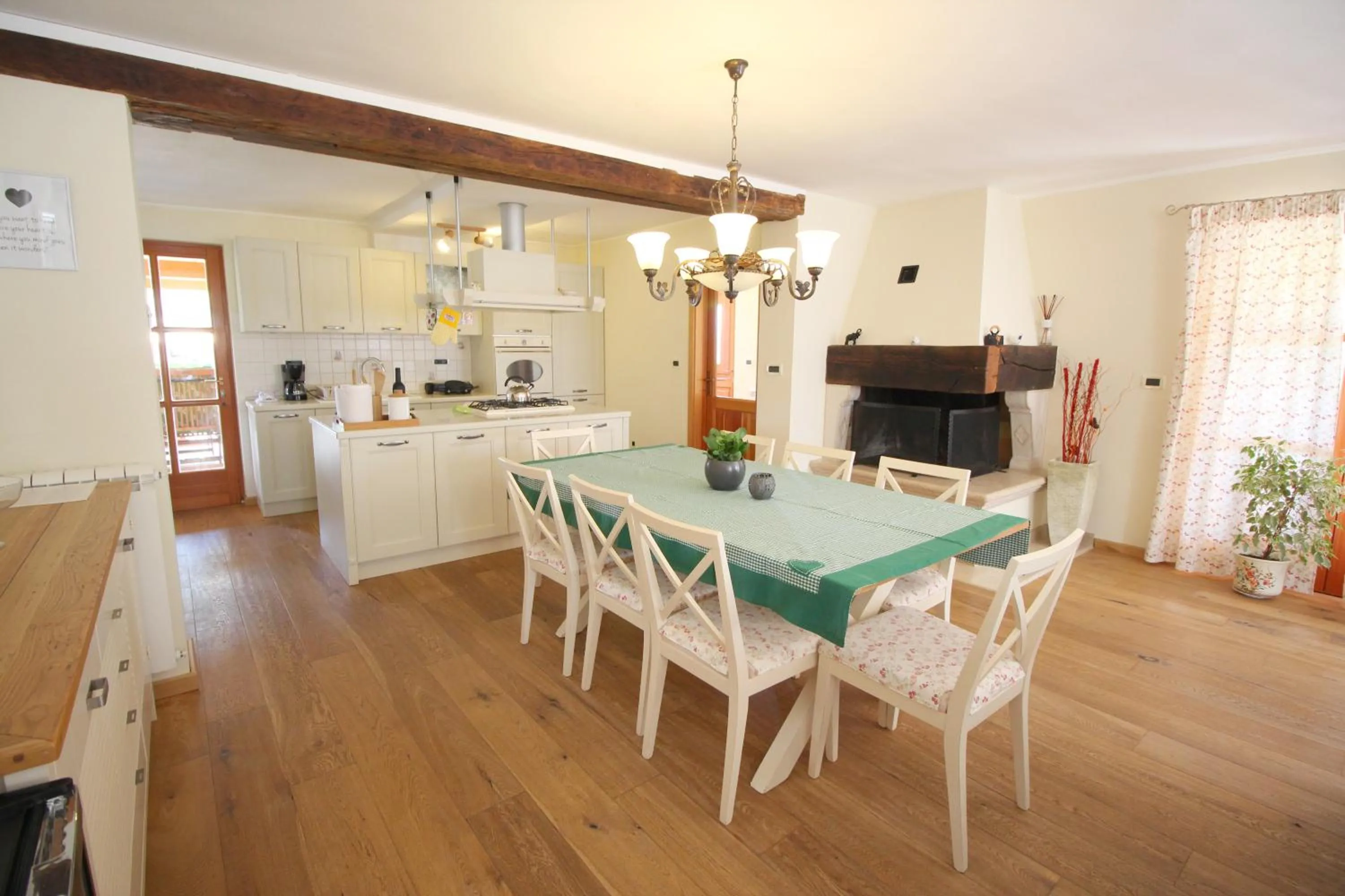 Kitchen or kitchenette in Holiday Home Valmoneda
