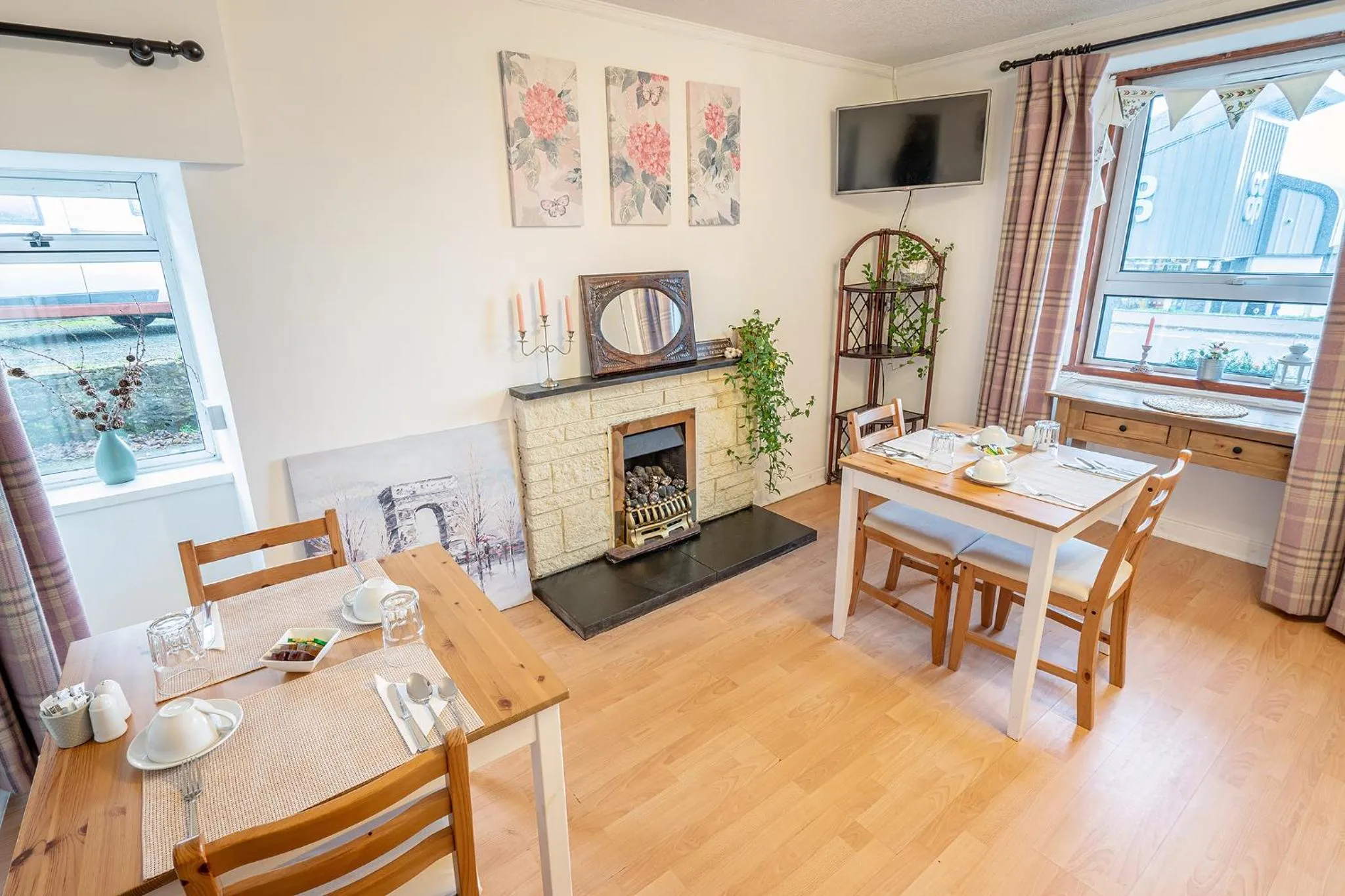 Breakfast in Broadford House Skye