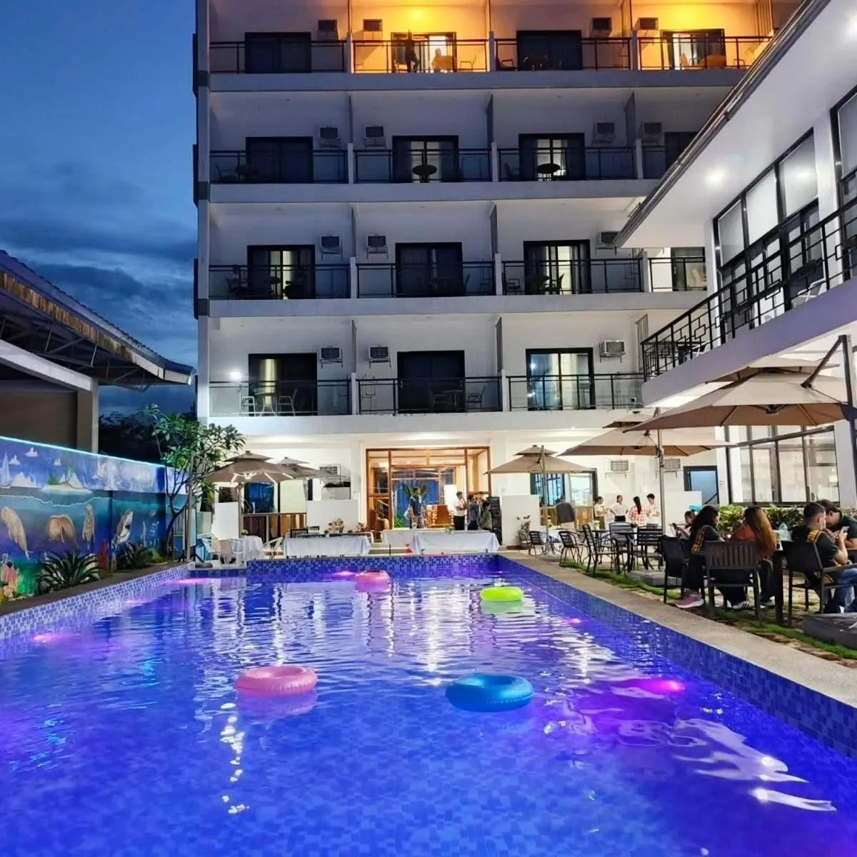 Swimming pool in Ocean Star Hotel Coron