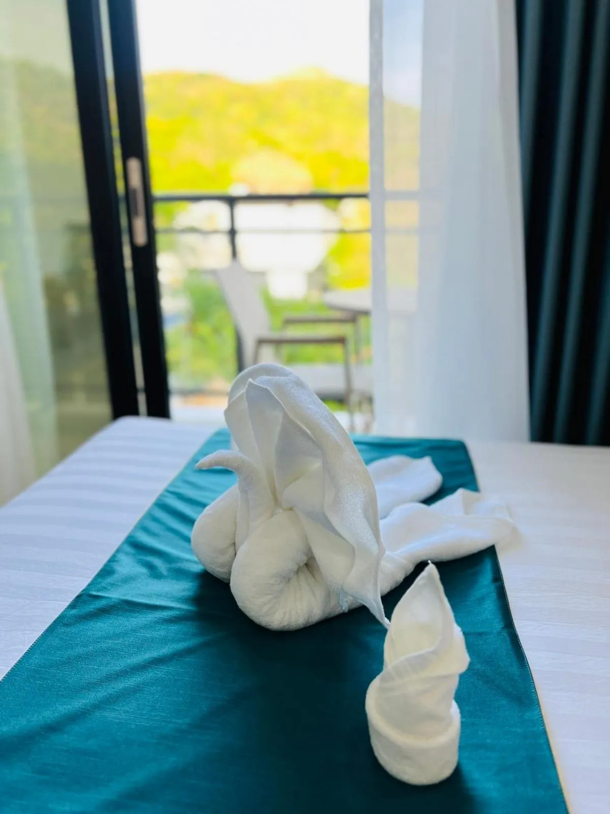 Balcony/Terrace, Bed in Ocean Star Hotel Coron