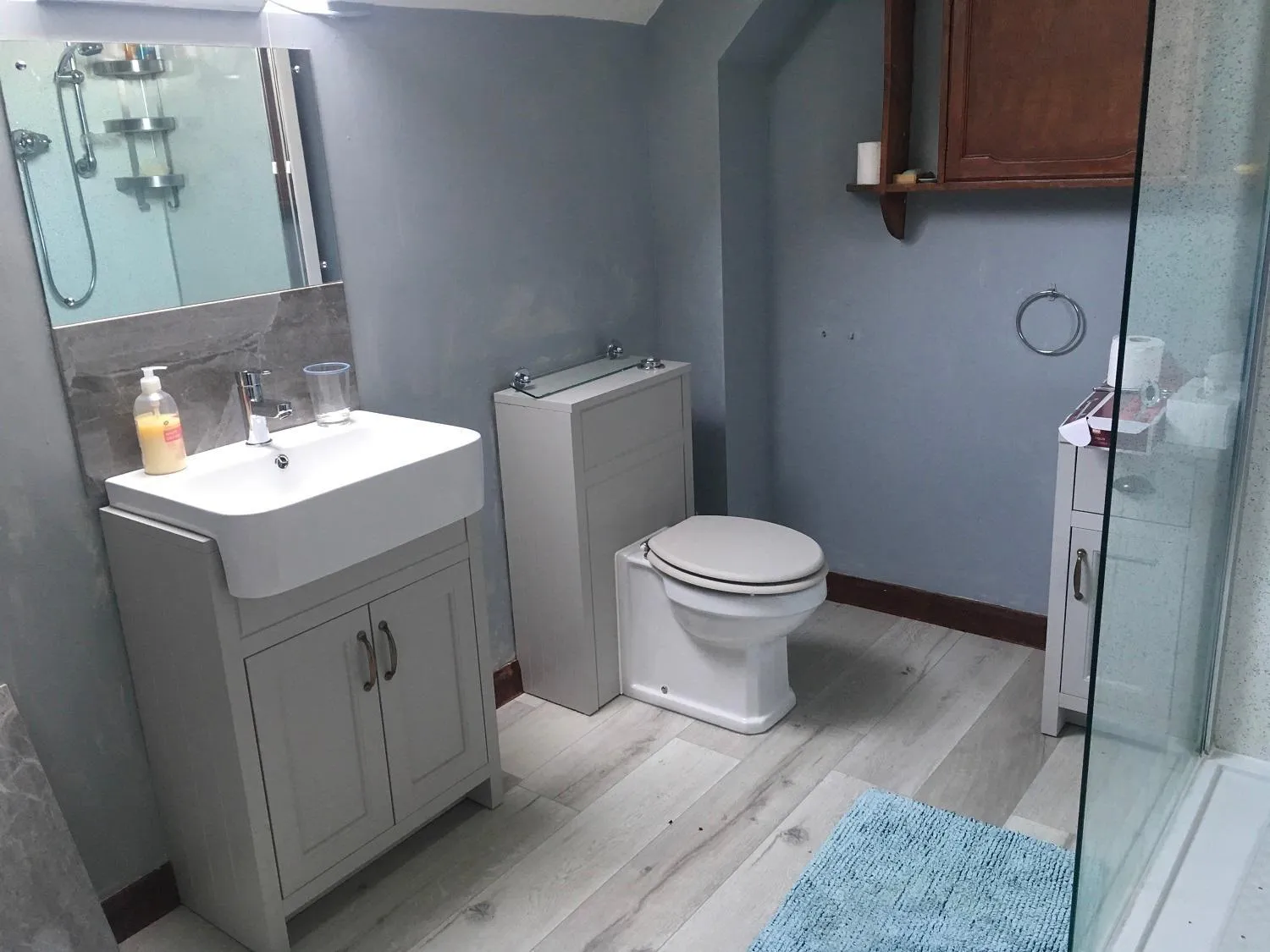 Shower in Heathergate Cottage Dartmoor BnB