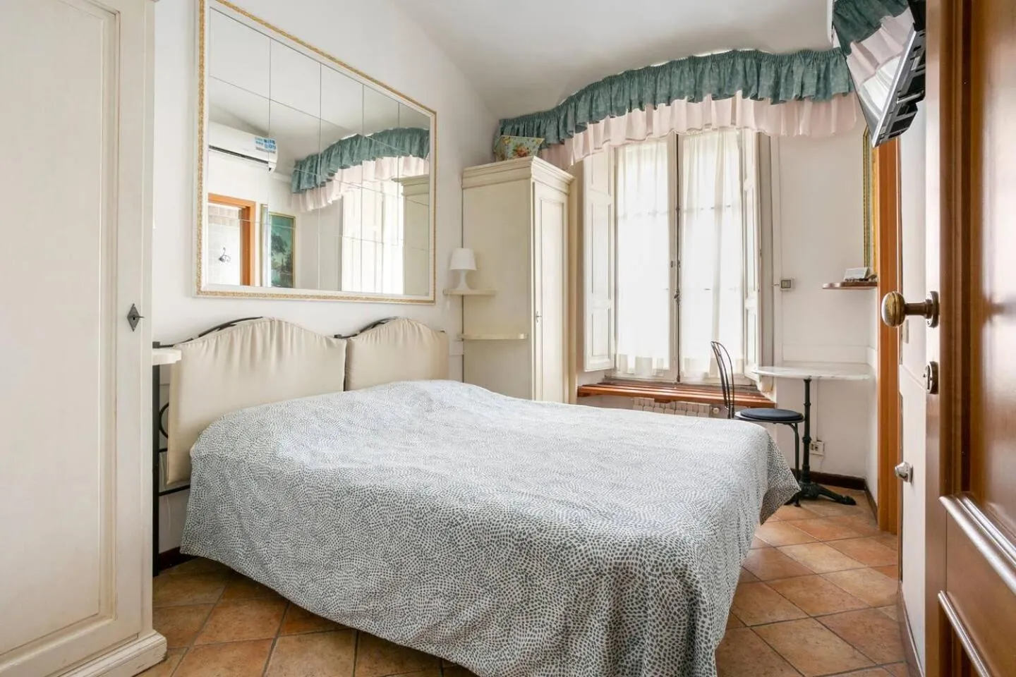 Bed in Scipioni Suites