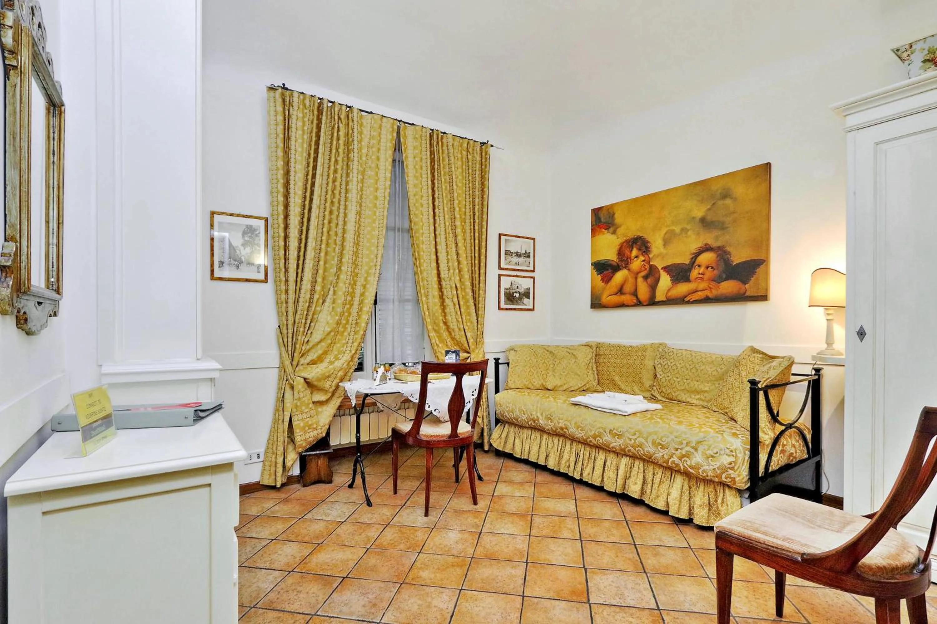 Living room, Bed in Scipioni Suites