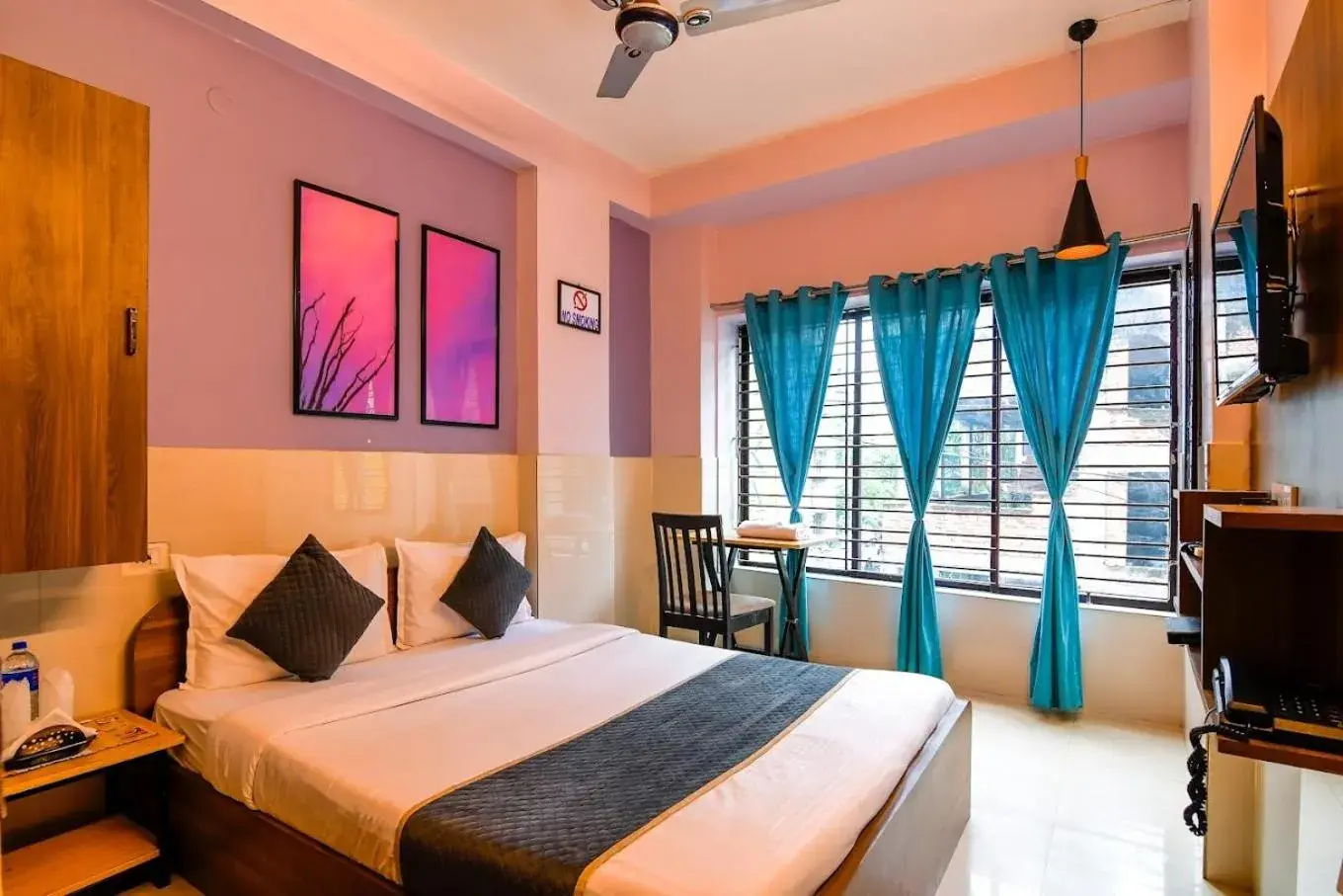 Bed in The Kolkata Hotel Bed in The Kolkata Hotel