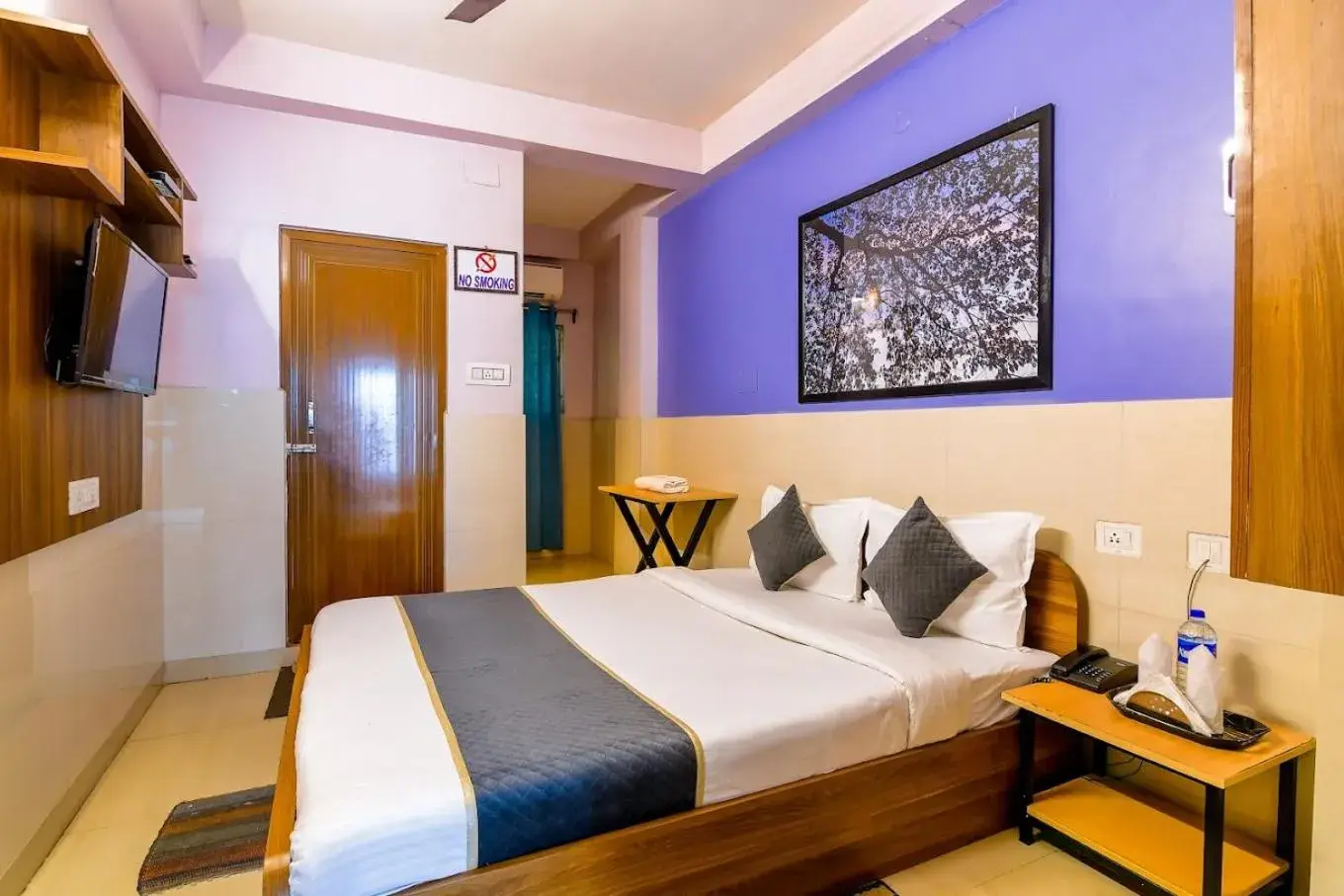 Bed in The Kolkata Hotel Bed in The Kolkata Hotel