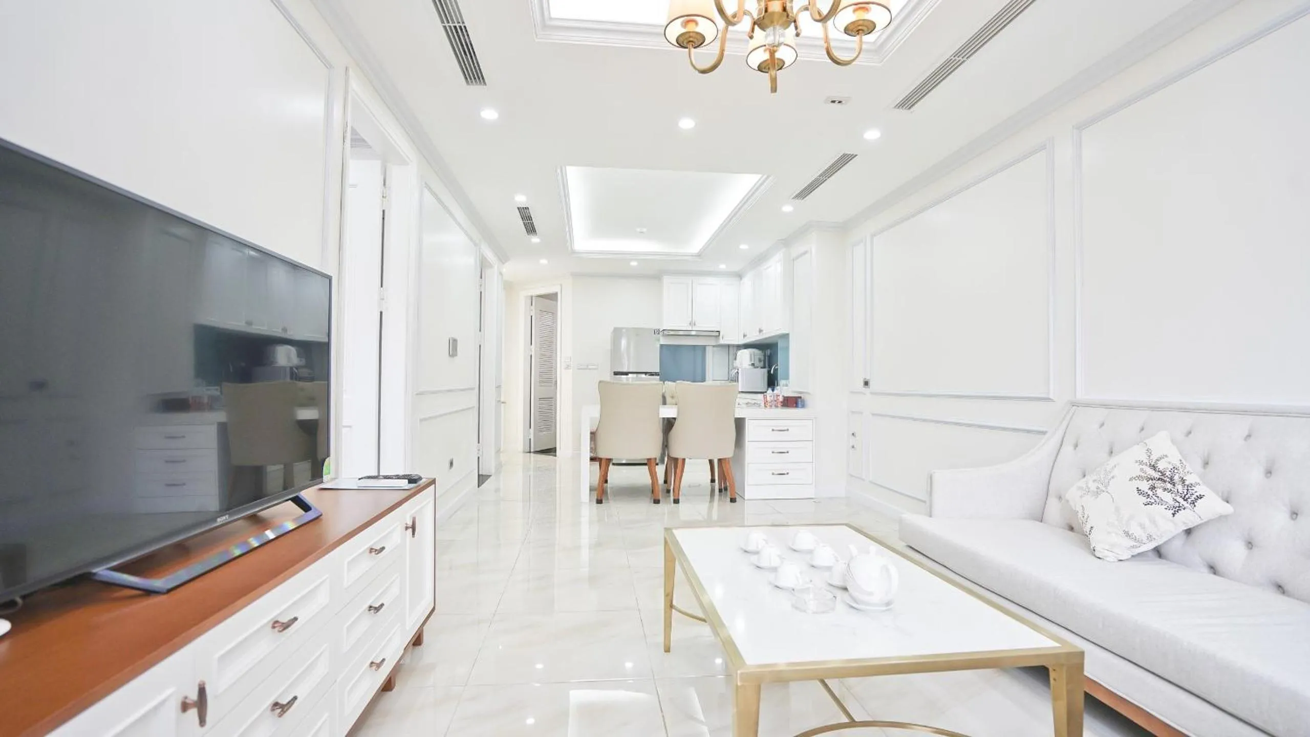 TV and multimedia in Luxe Paradise Residence 79 Nguyen Du