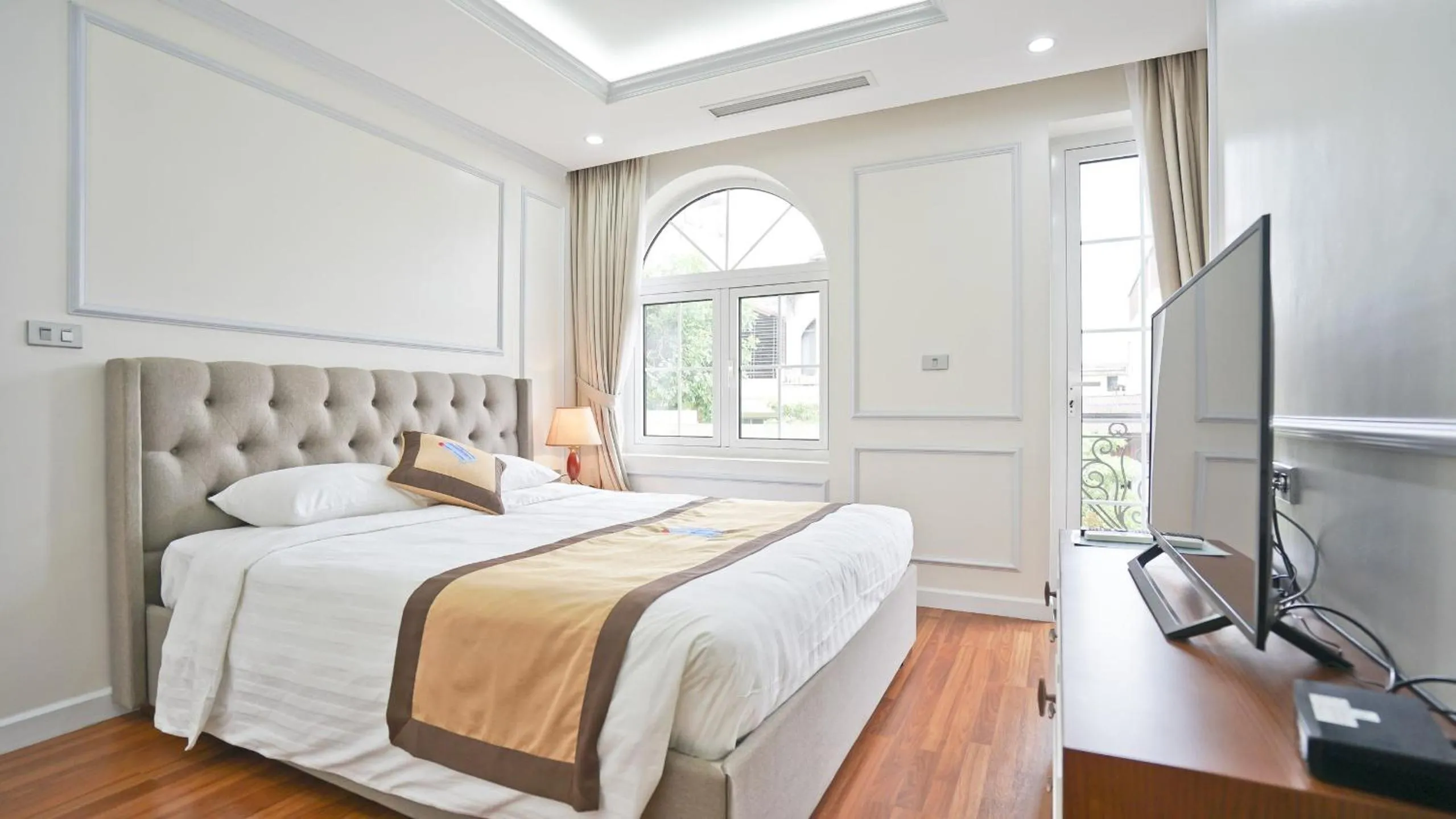 Bed in Luxe Paradise Residence 79 Nguyen Du