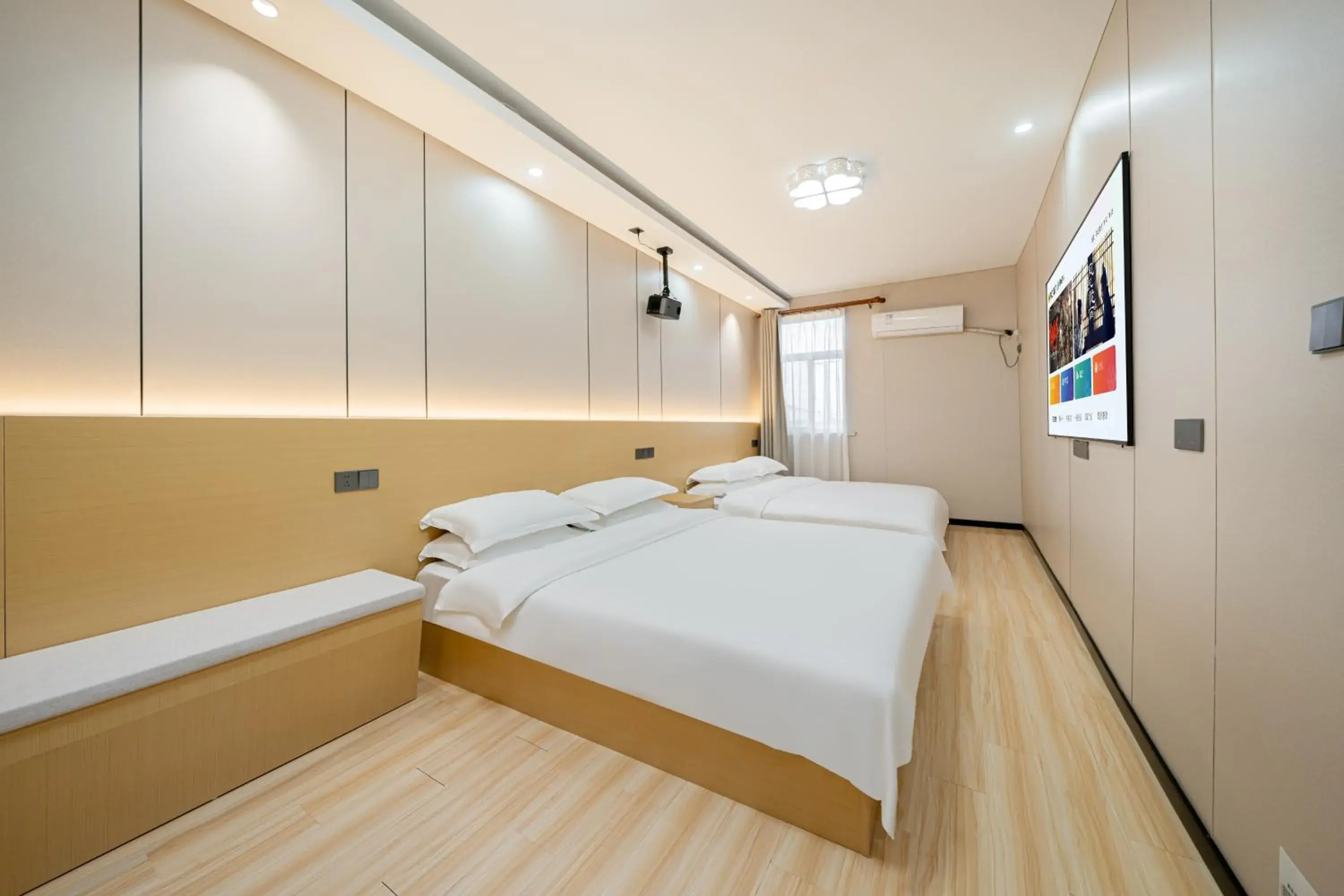 Deluxe Family Room in Shanghai Lanfeng Intelligent Light - Shanghai Disney Branch,Provide airport pickup service at PuD'ong Airport andDisneyland shuttle service Deluxe Family Room in Shanghai Lanfeng Intelligent Light - Shanghai Disney Branch,Provide airport pickup service at PuD'ong Airport andDisneyland shuttle service