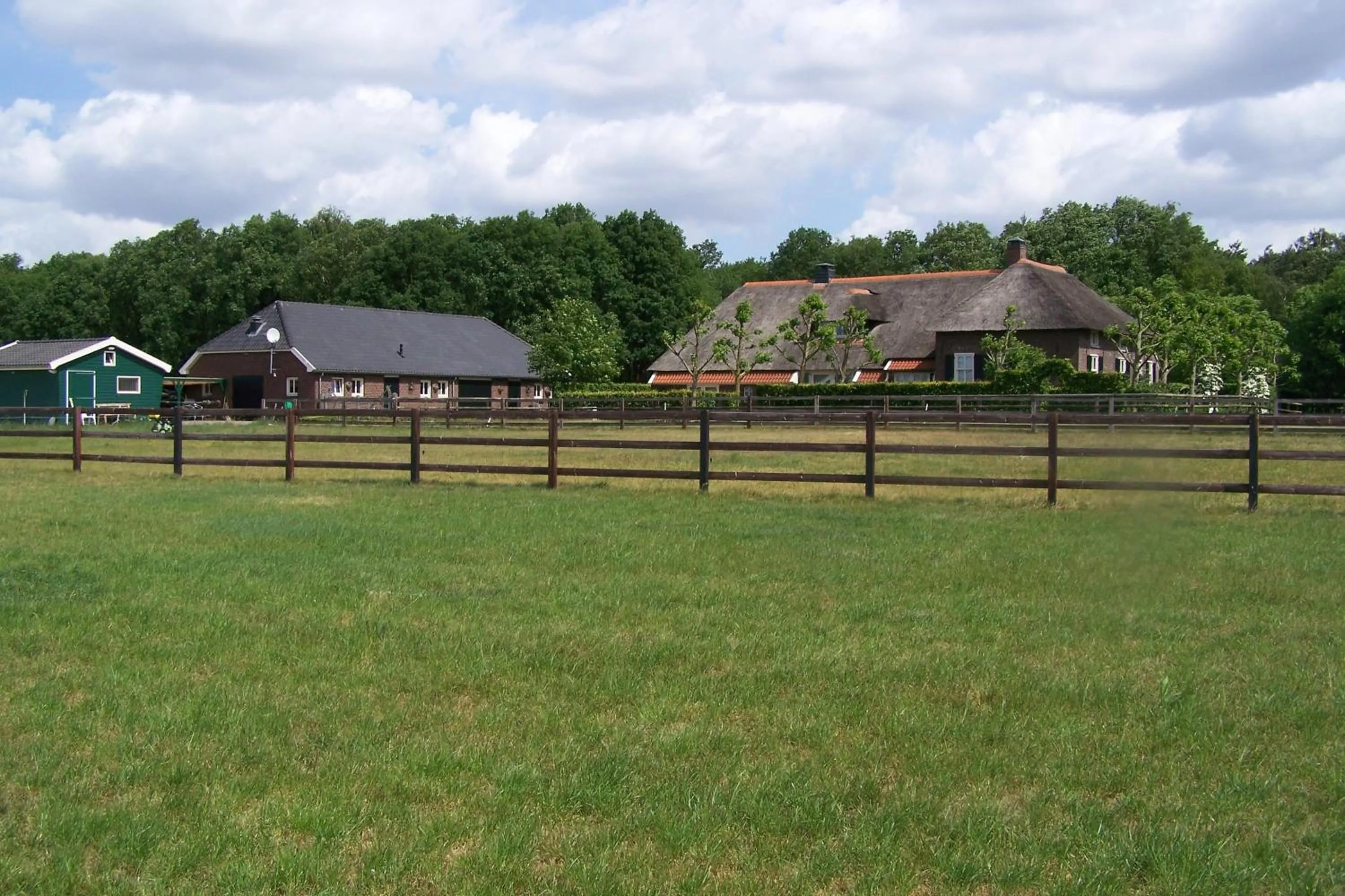Property building in B&B Farmhouse De Loksheuvel
