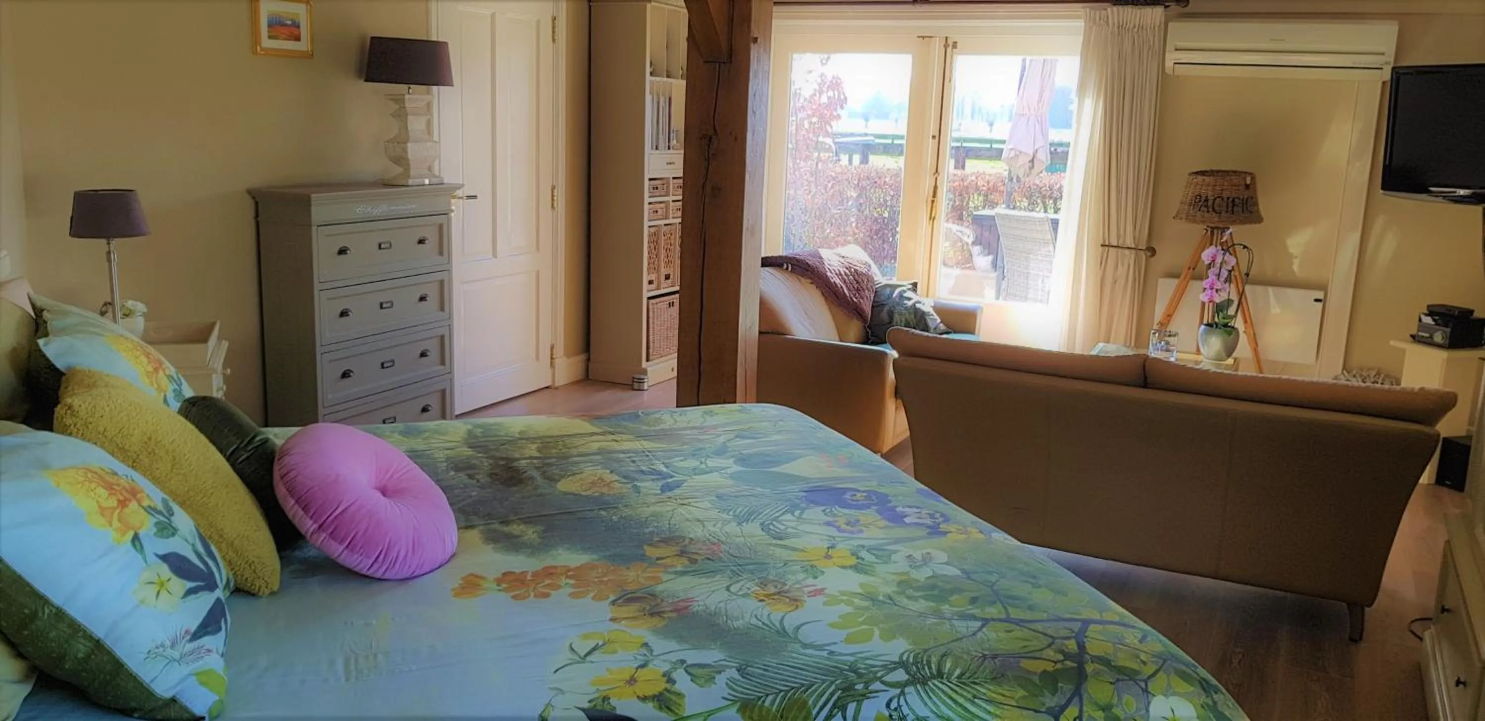 Bed in B&B Farmhouse De Loksheuvel