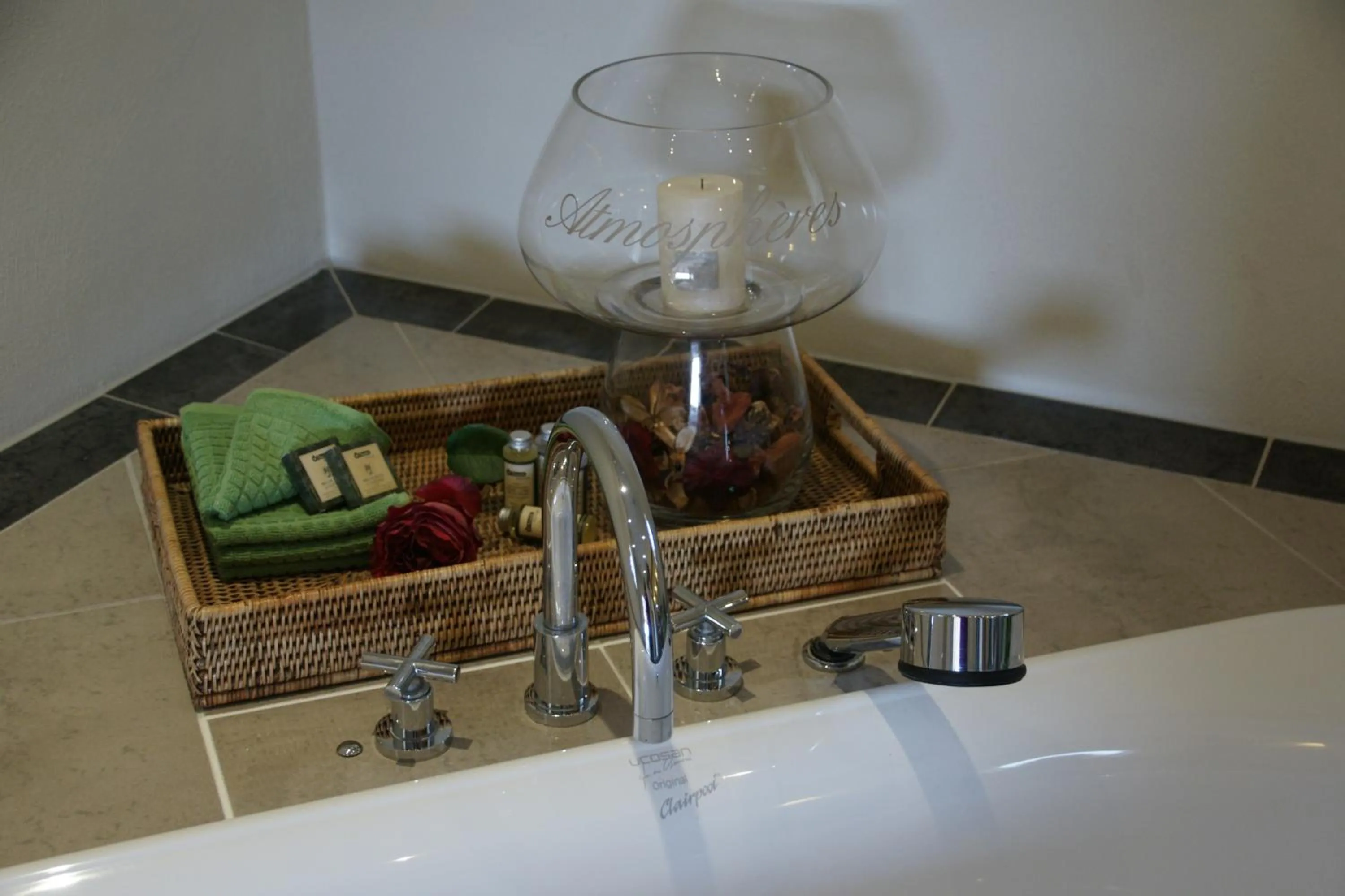 Bathroom in B&B Farmhouse De Loksheuvel