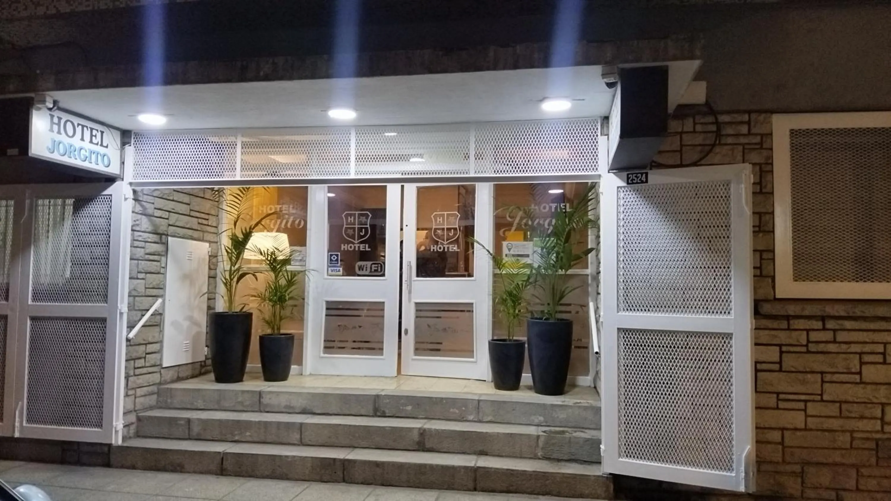 Facade/entrance in Hotel Jorgito