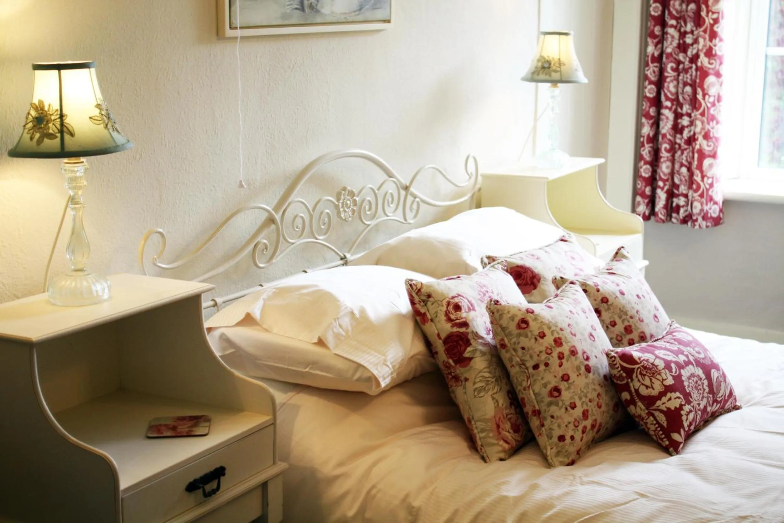 Bedroom, Bed in Willow Tree Farm