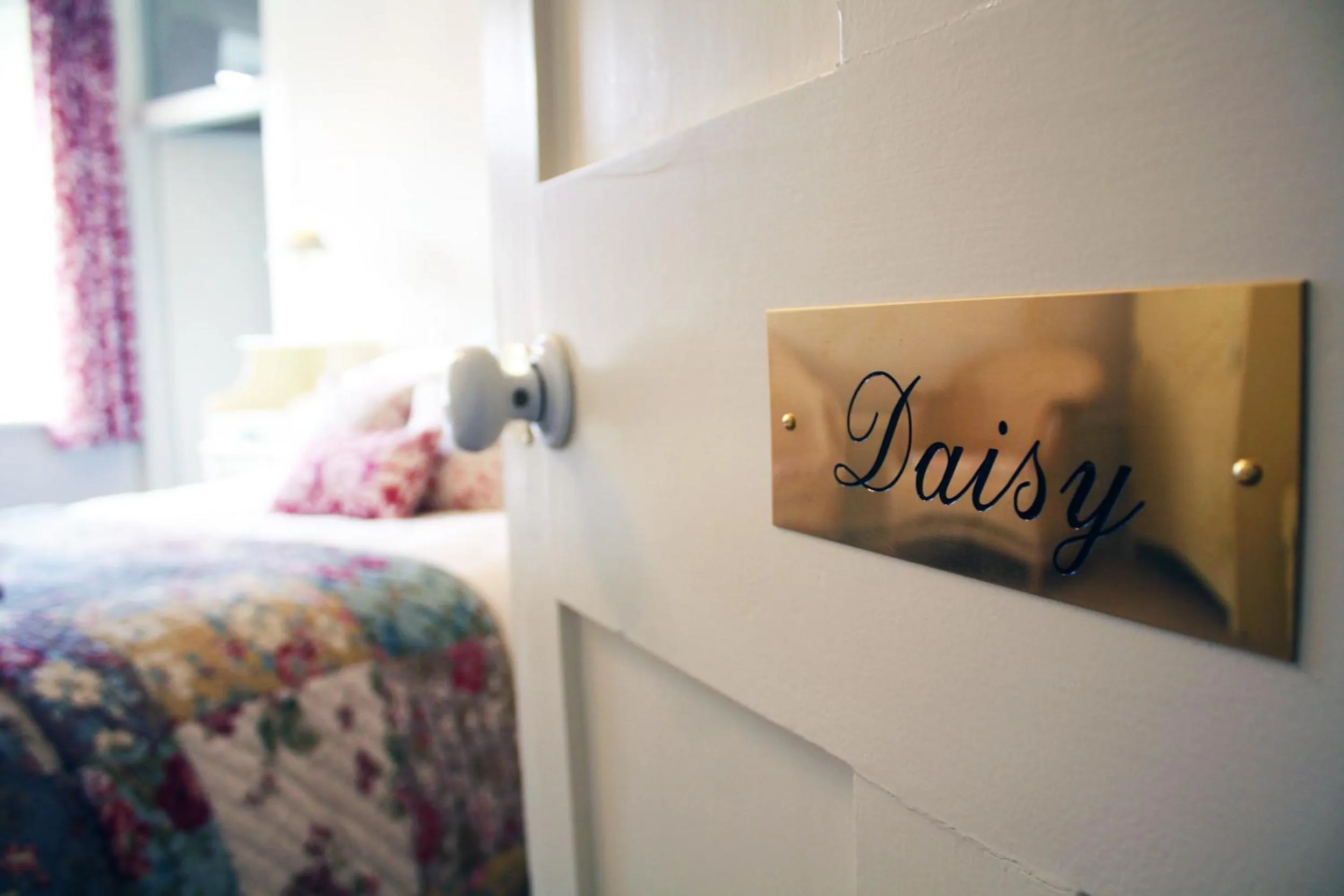 Bedroom, Bed in Willow Tree Farm