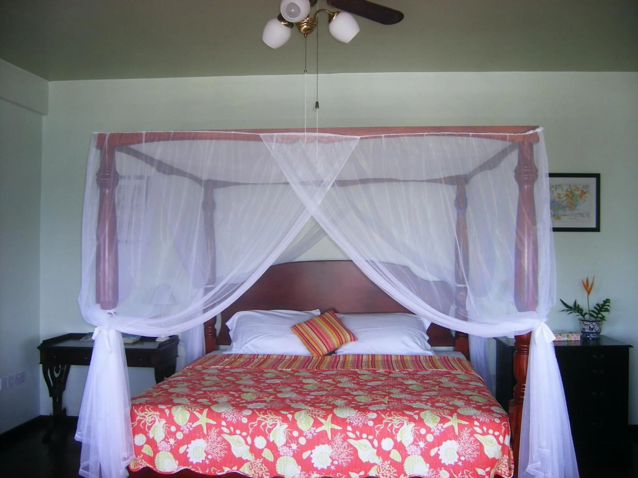 Bed in Petite Anse Hotel
