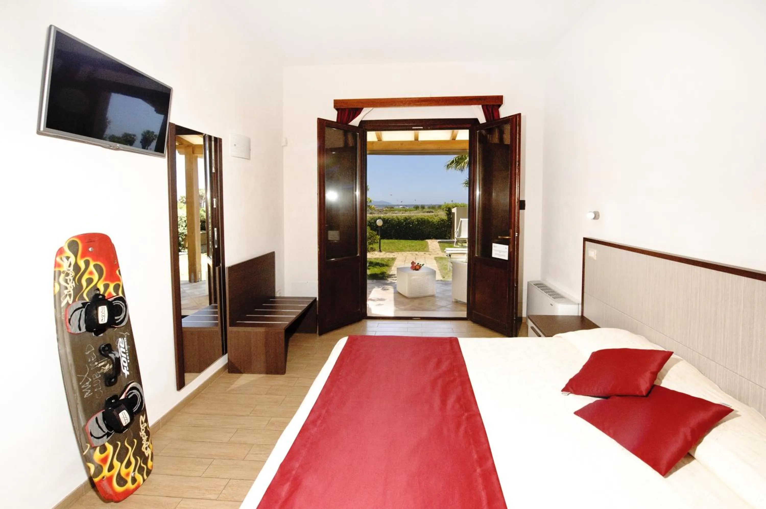 TV and multimedia, Bed in Resort Santa Maria Hotel