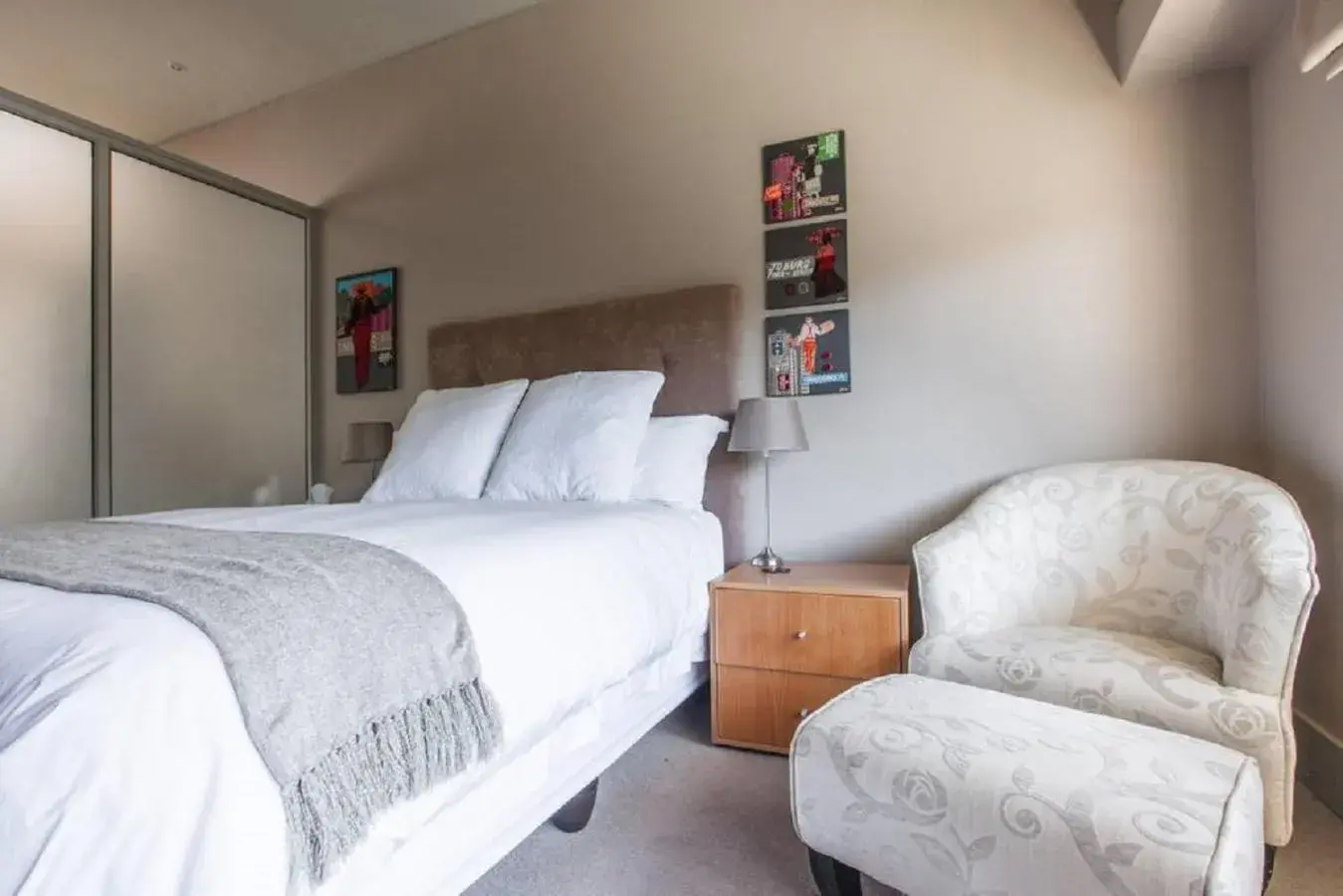 Bedroom, Bed in Houghton Place Bedroom, Bed in Houghton Place