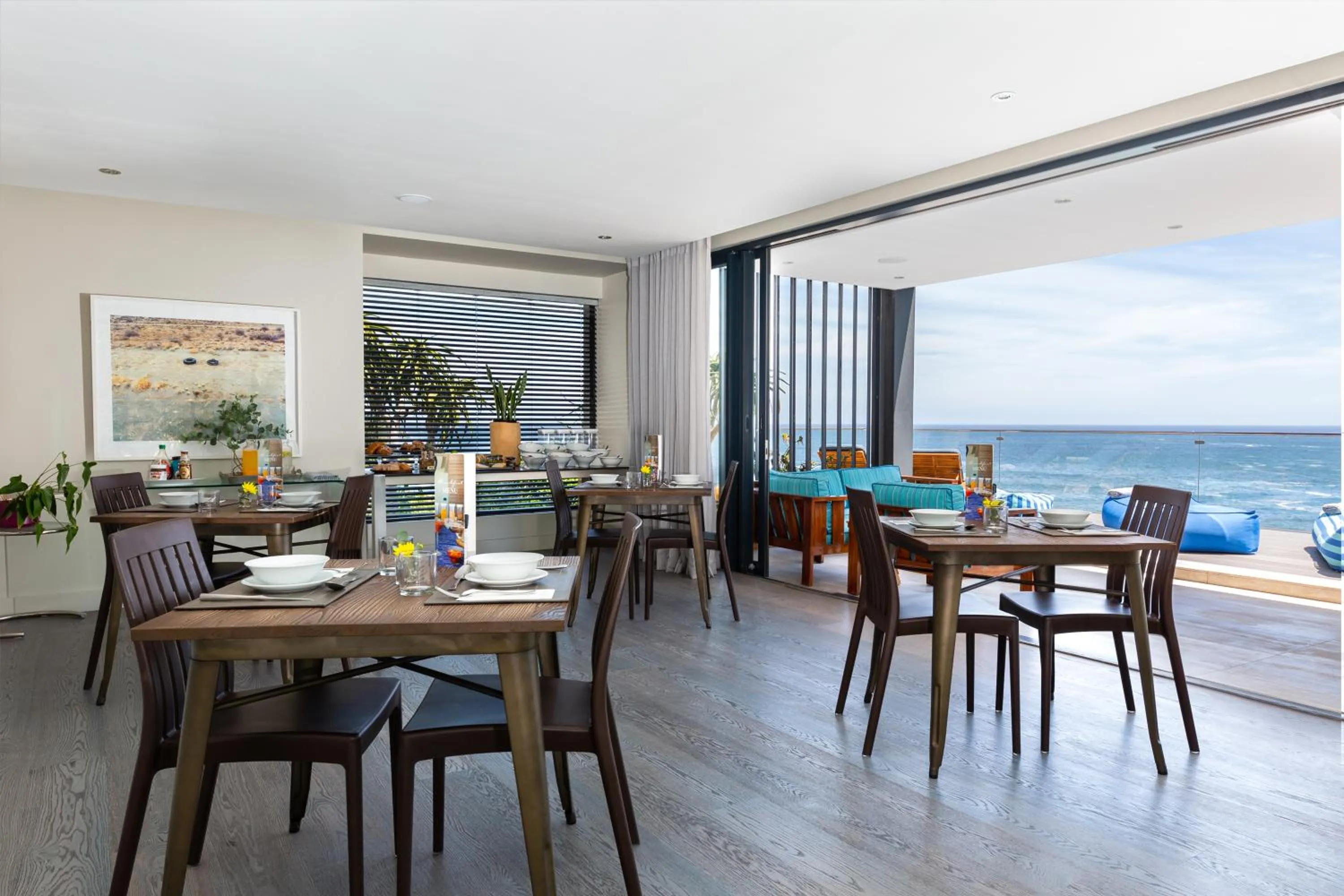 Restaurant/places to eat in Living Hotel Lion's Eye