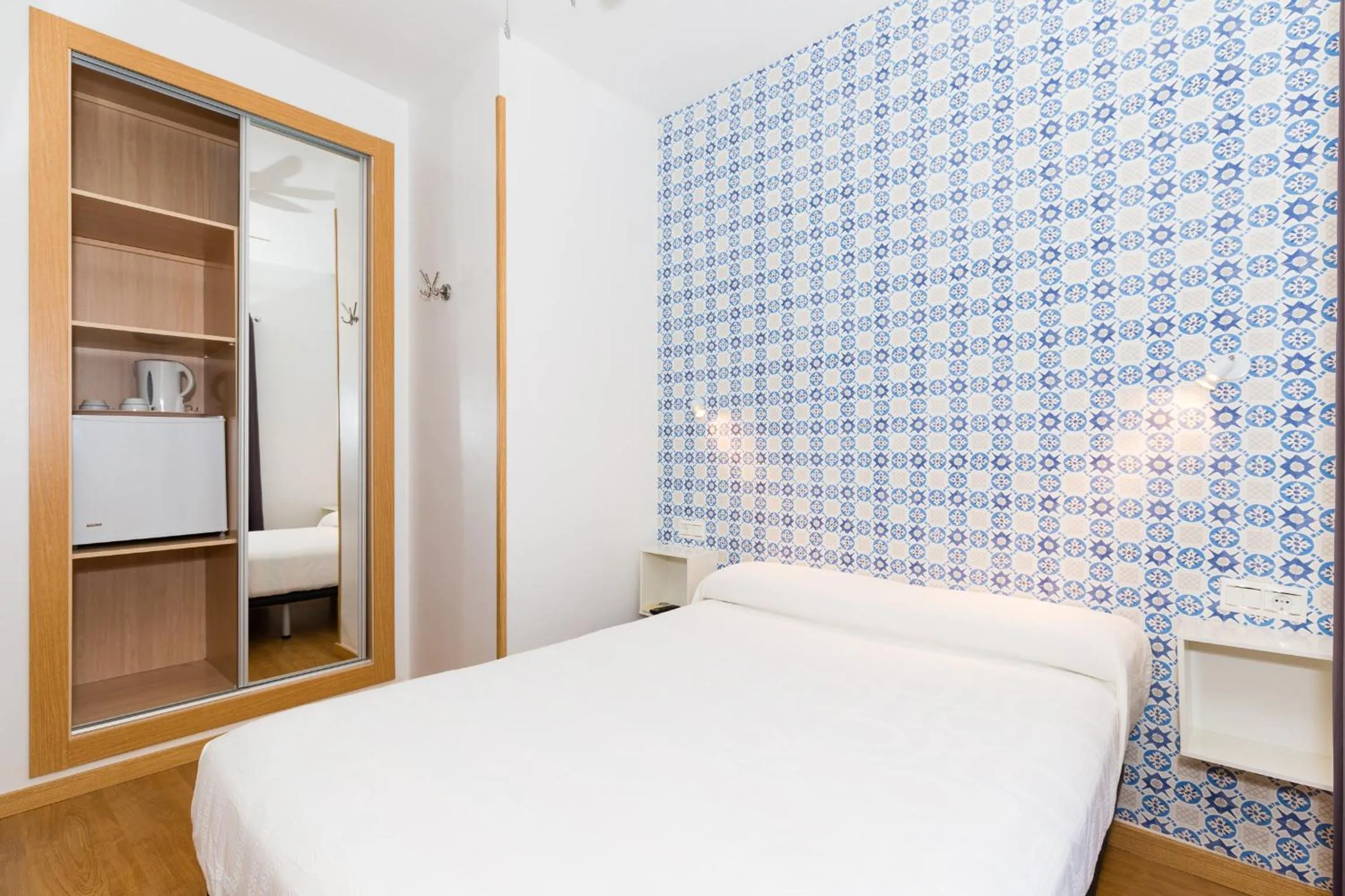 Photo of the whole room, Bed in Guadalupe Cozy Inns