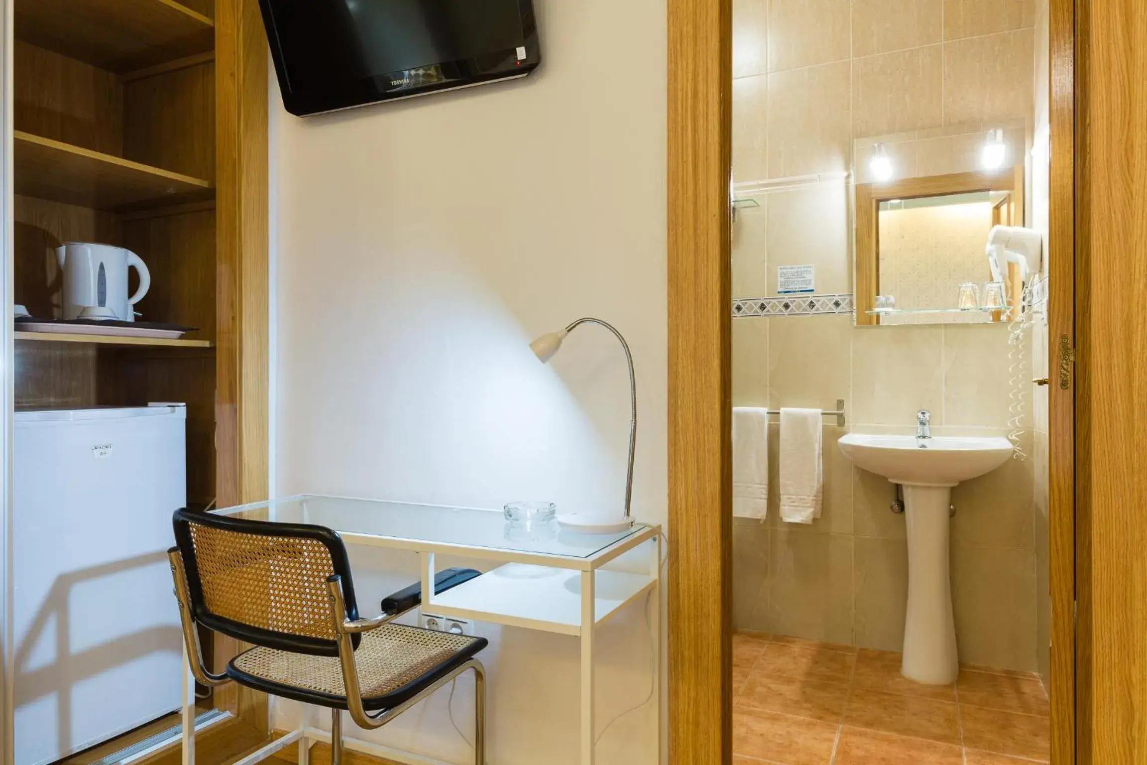 Twin Room in Guadalupe Hostal By Torremolinos On-line Twin Room in Guadalupe Hostal By Torremolinos On-line