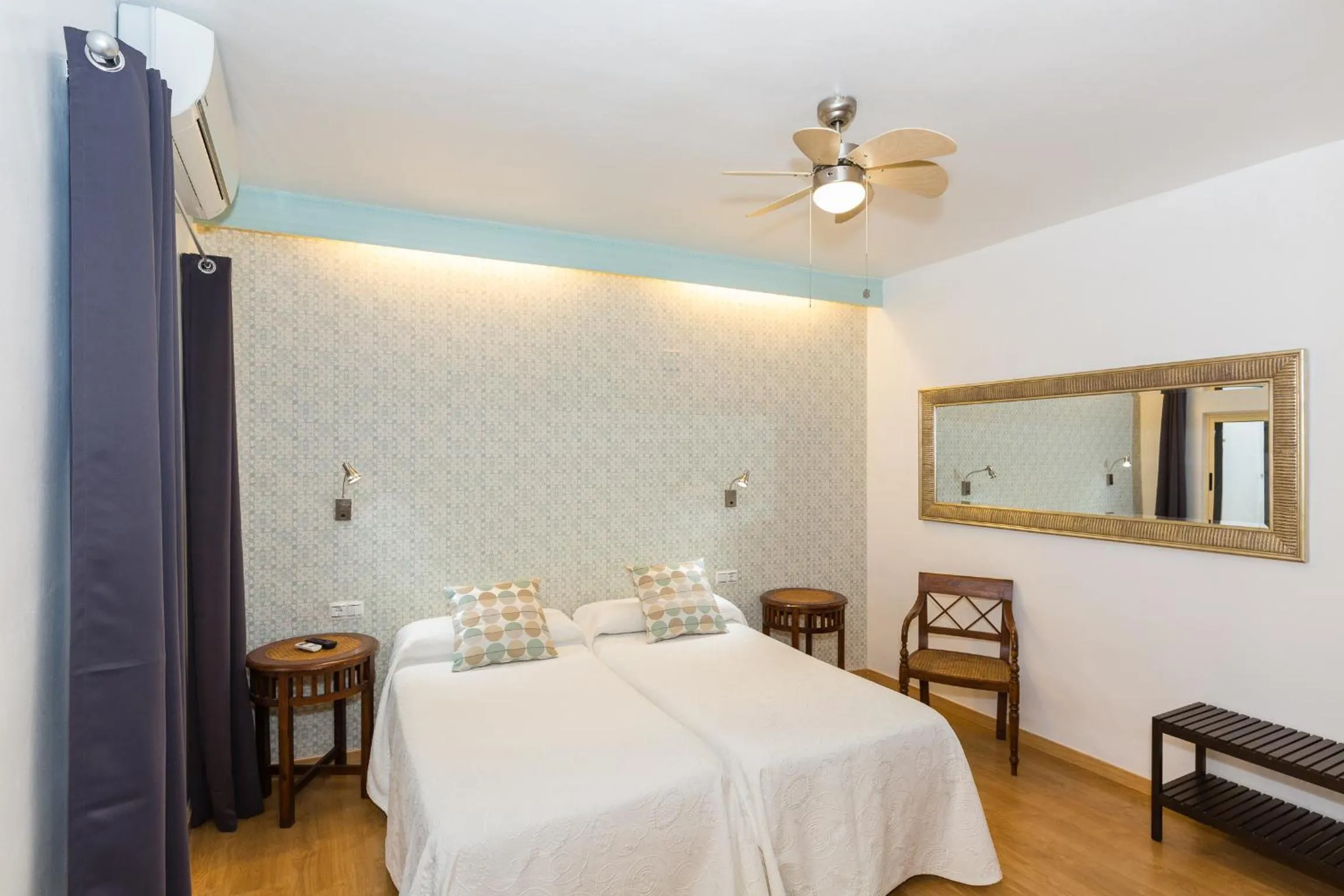 Photo of the whole room, Bed in Guadalupe Cozy Inns