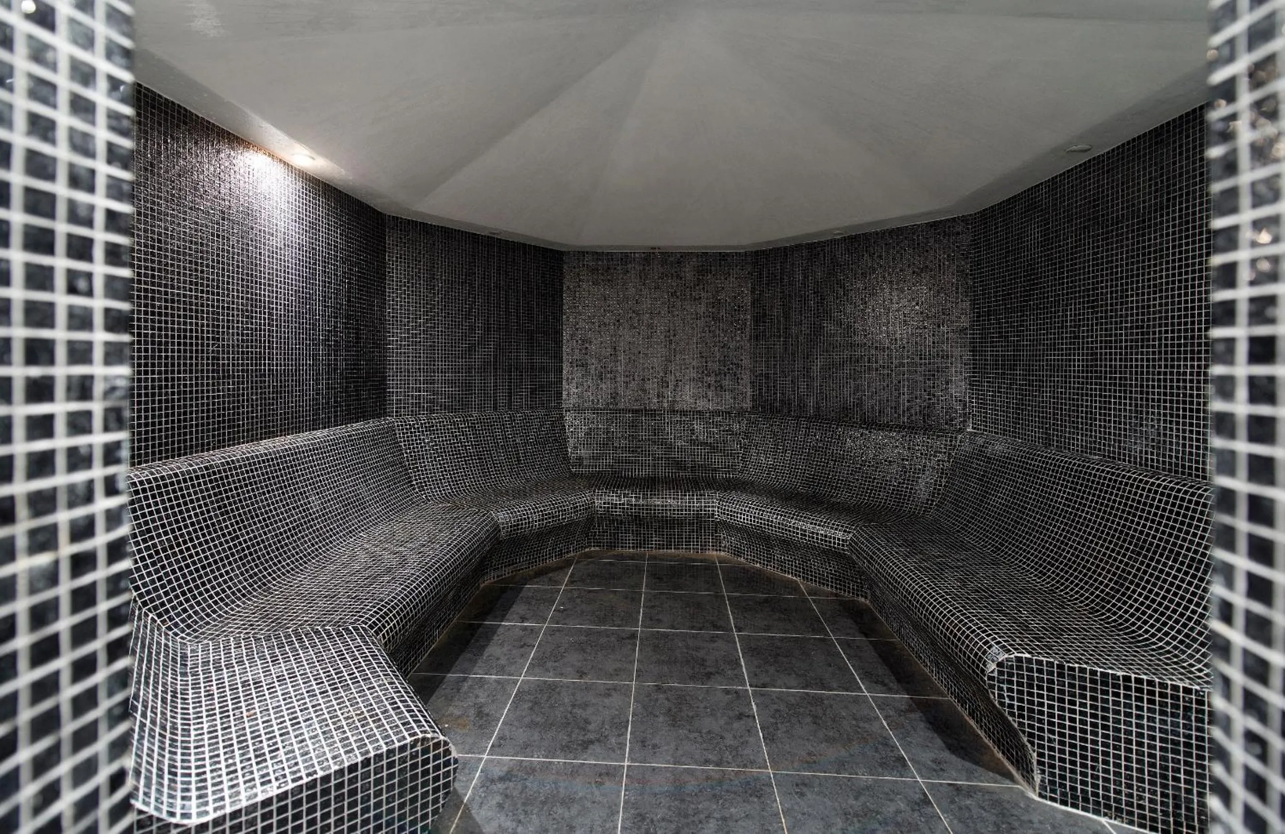 Steam room in Ramada Plaza Hotel & Spa Trabzon