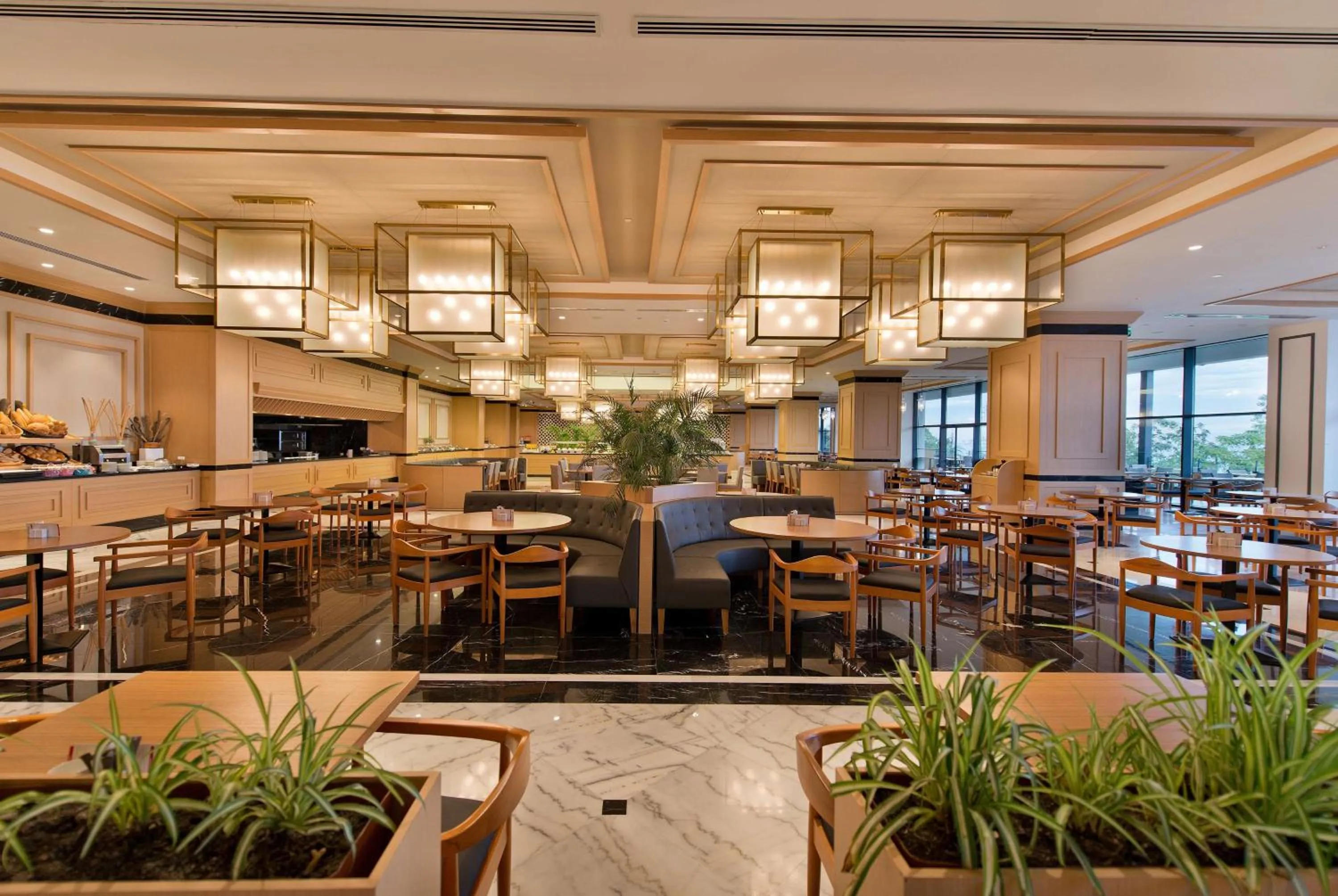 Restaurant/places to eat in Ramada Plaza Hotel & Spa Trabzon