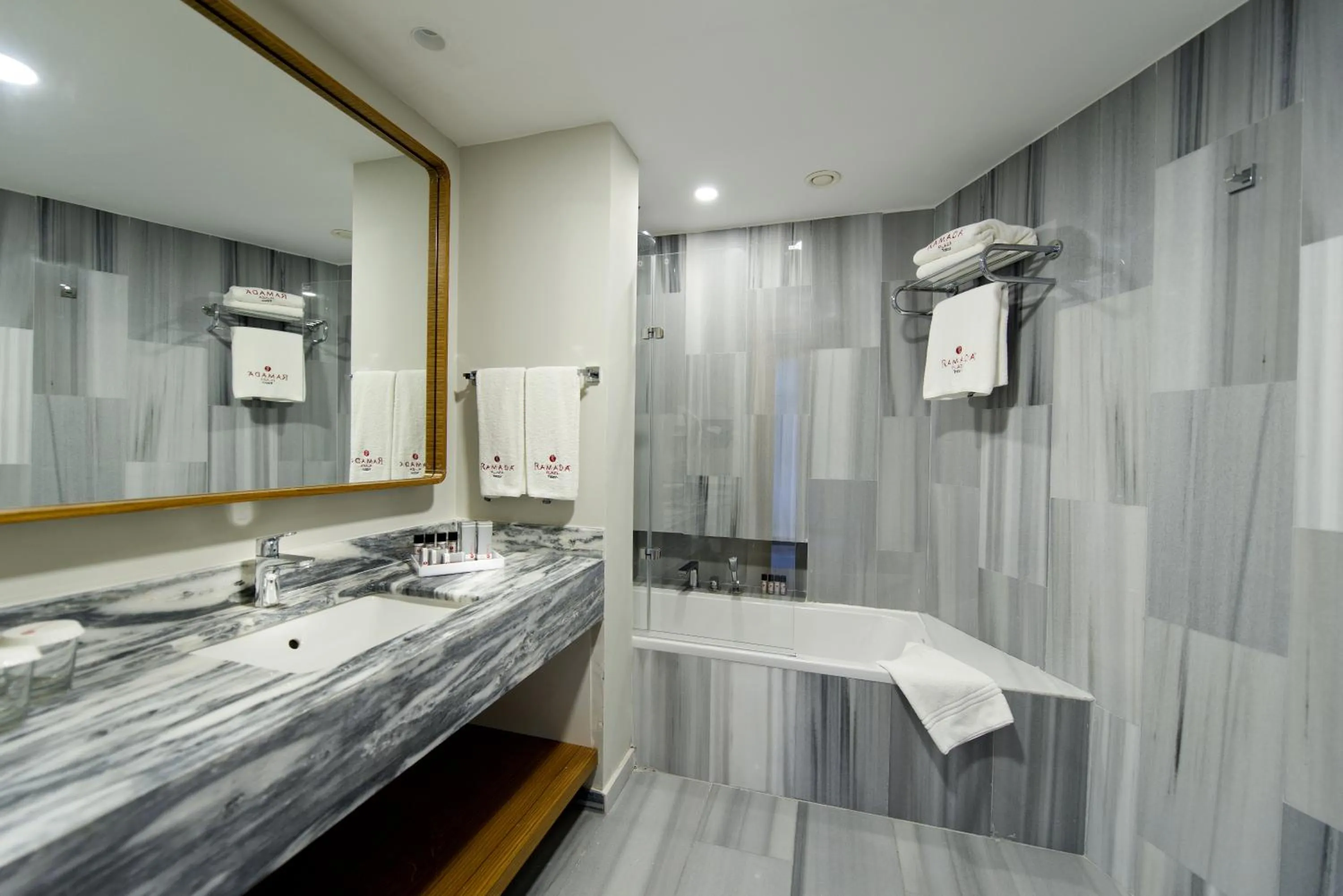 Bathroom in Ramada Plaza Hotel & Spa Trabzon