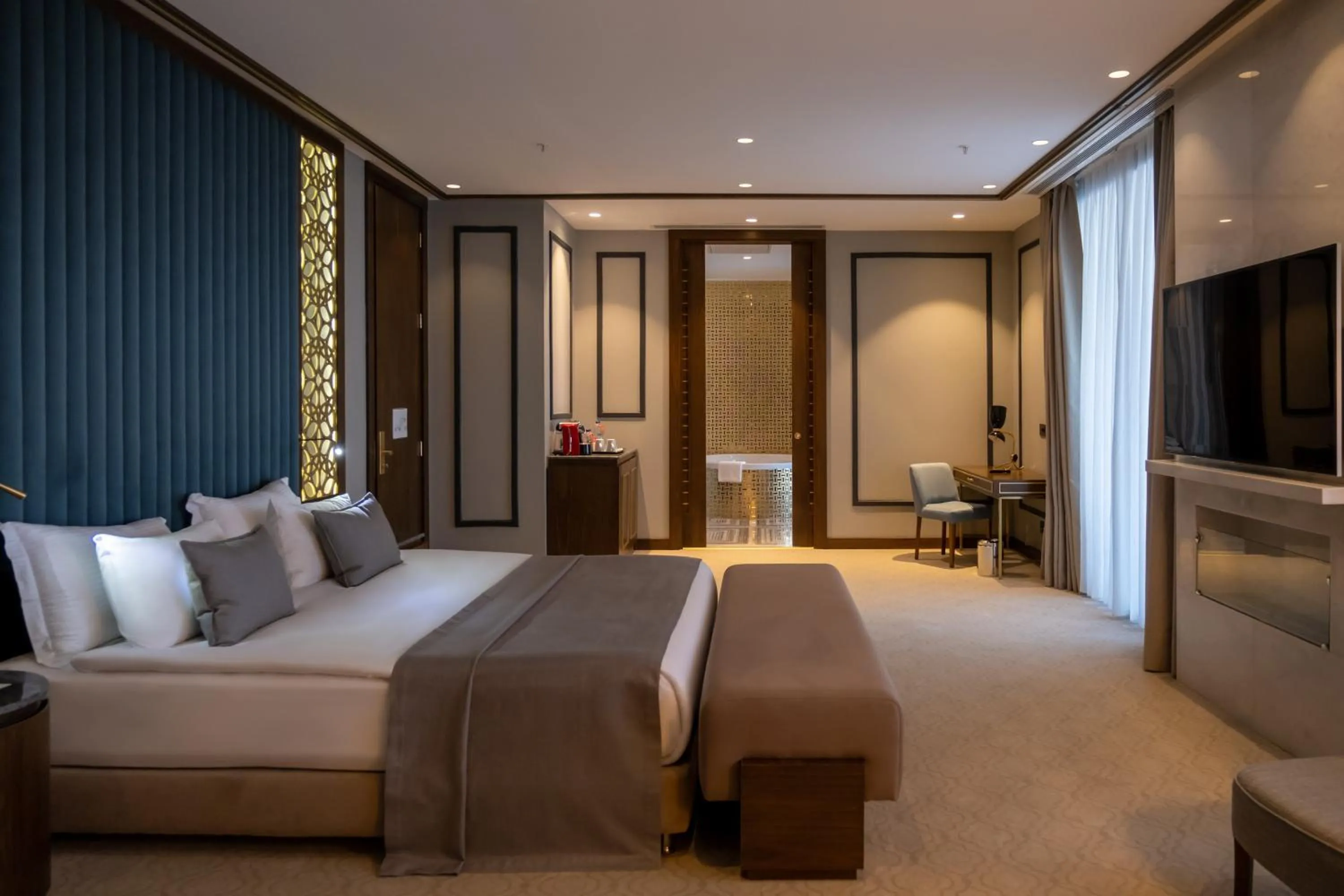 Bedroom, Bed in Ramada Plaza Hotel & Spa Trabzon