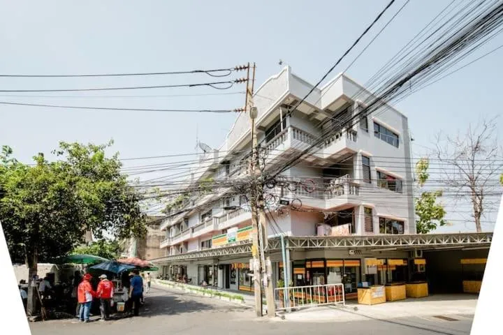 Property building in SRINN House, Bangkok