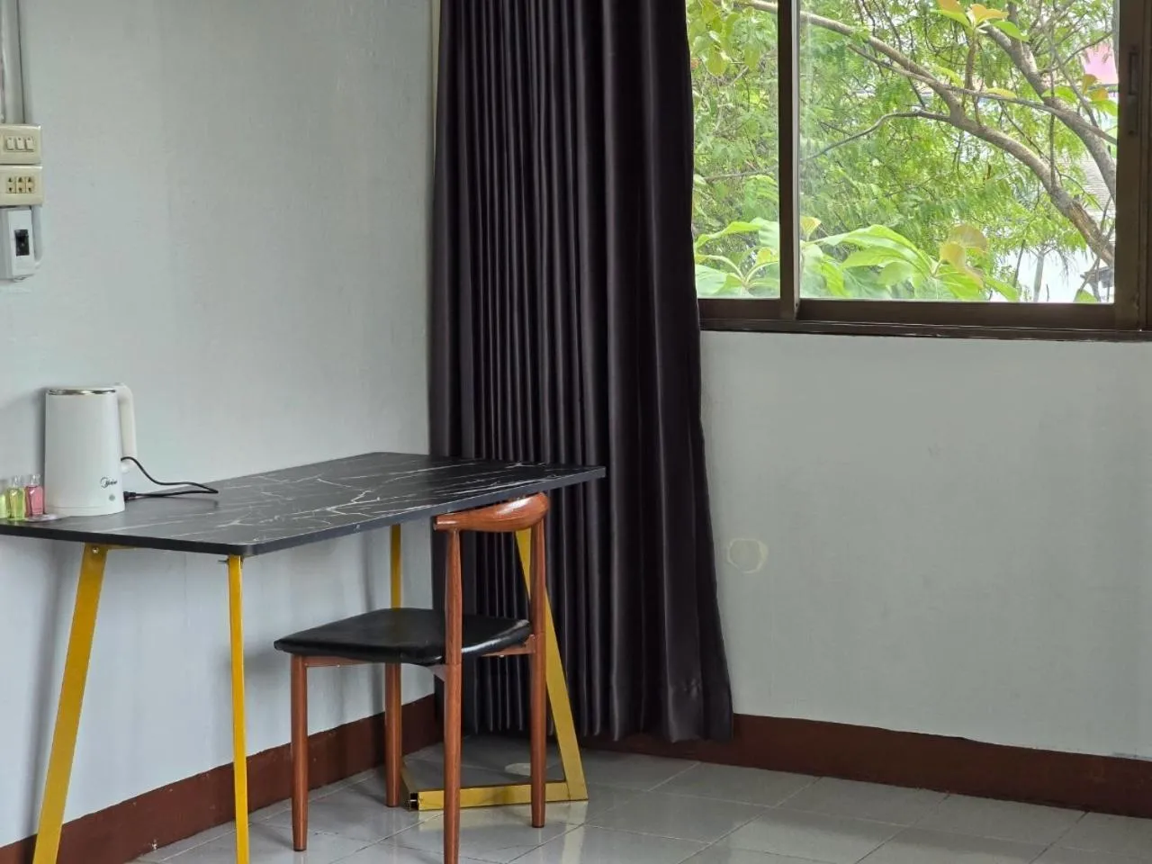 Dining area in SRINN House, Bangkok
