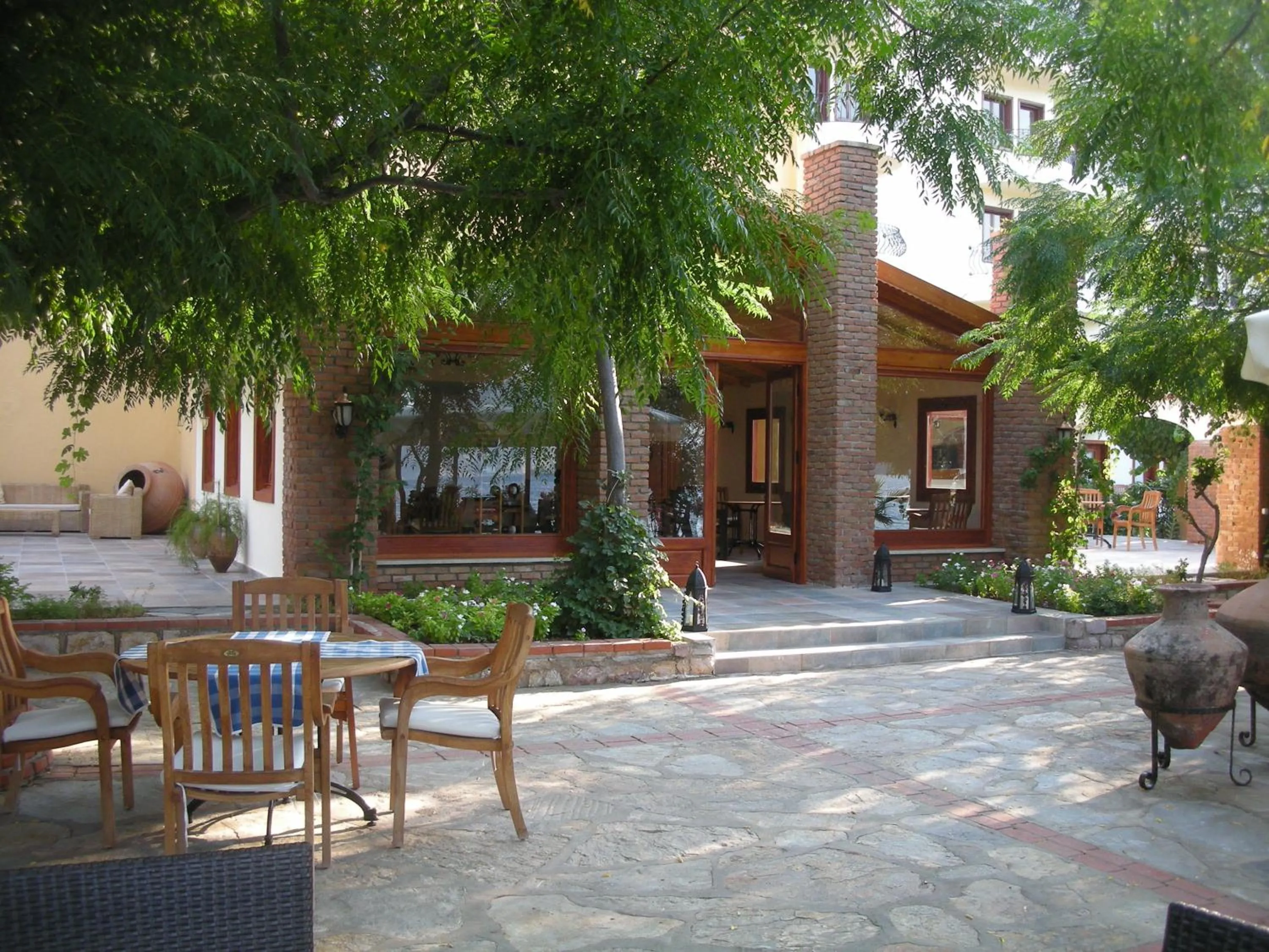 Patio in Maris Hotel