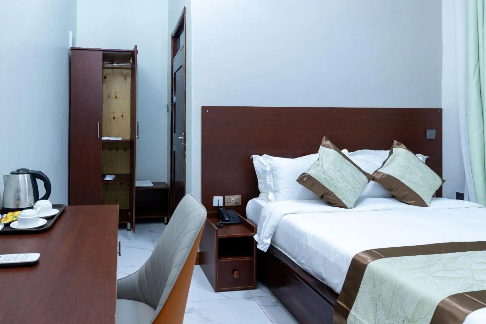 Living room in Ngabu Hotel